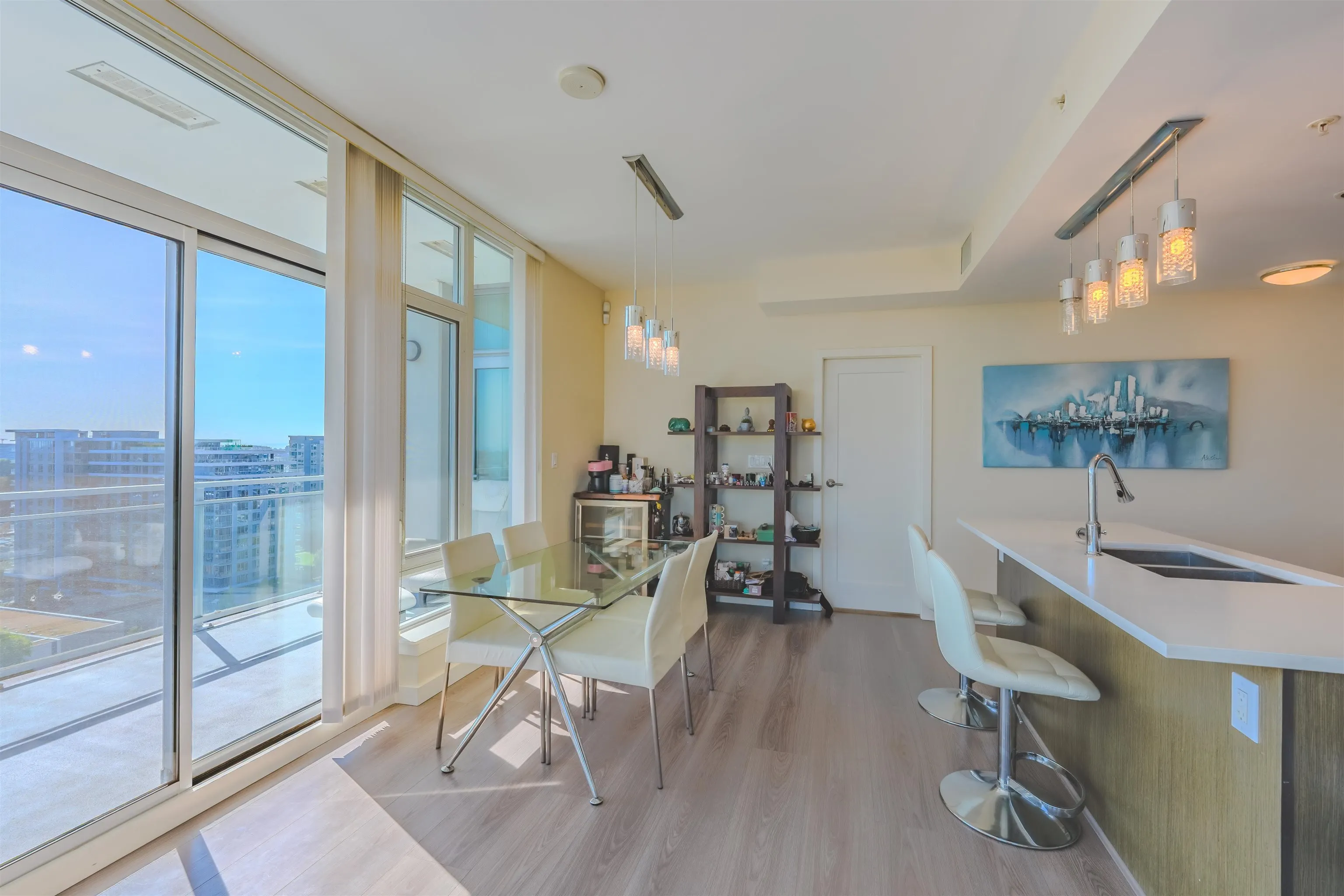 PH 1705 8677 Capstan Way
