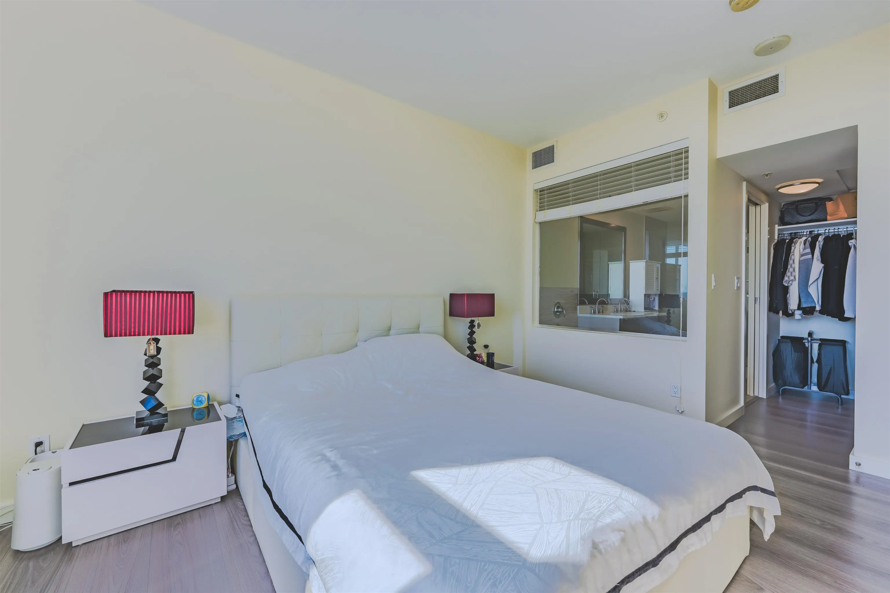 PH 1705 8677 Capstan Way
