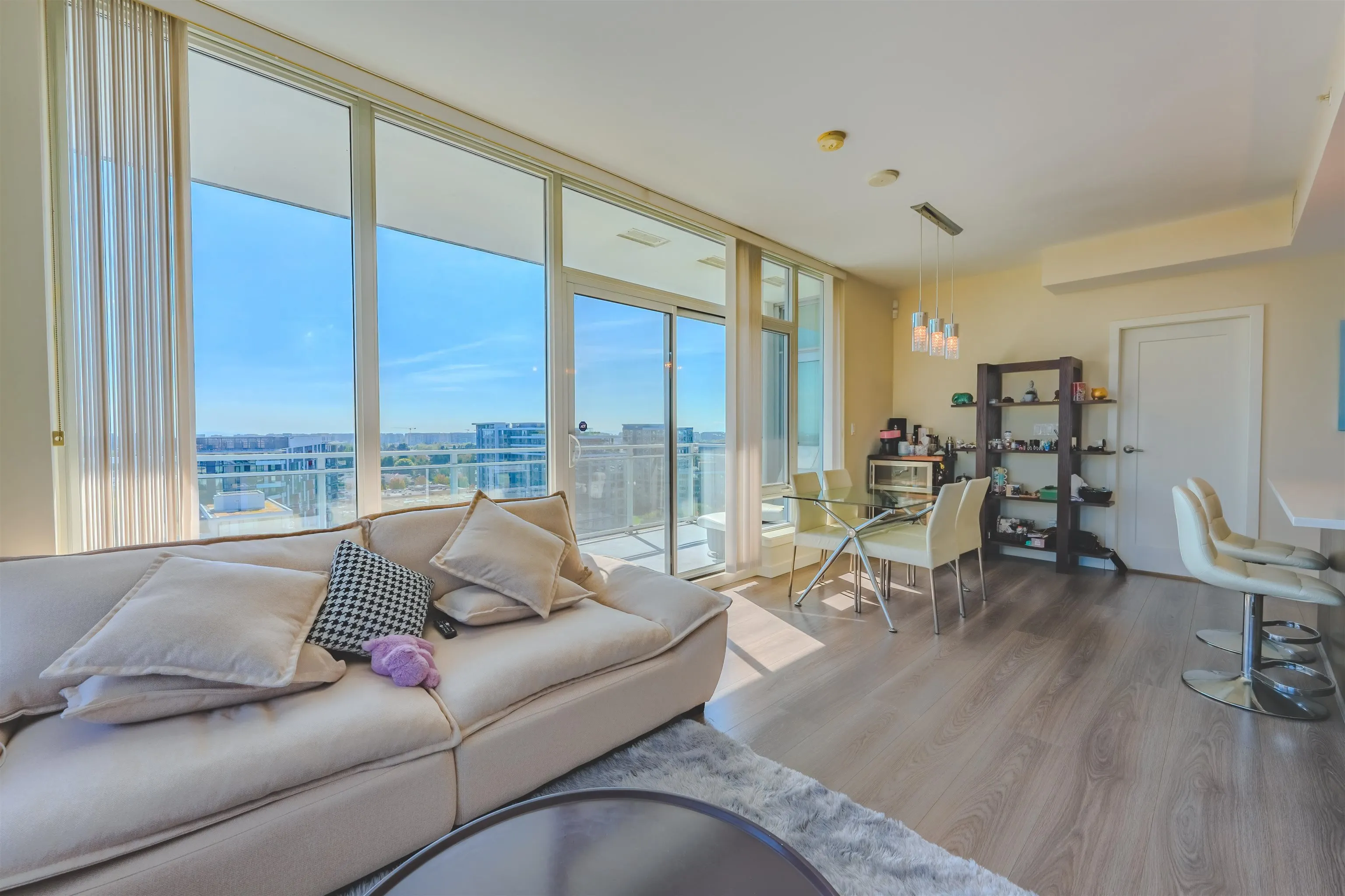 PH 1705 8677 Capstan Way