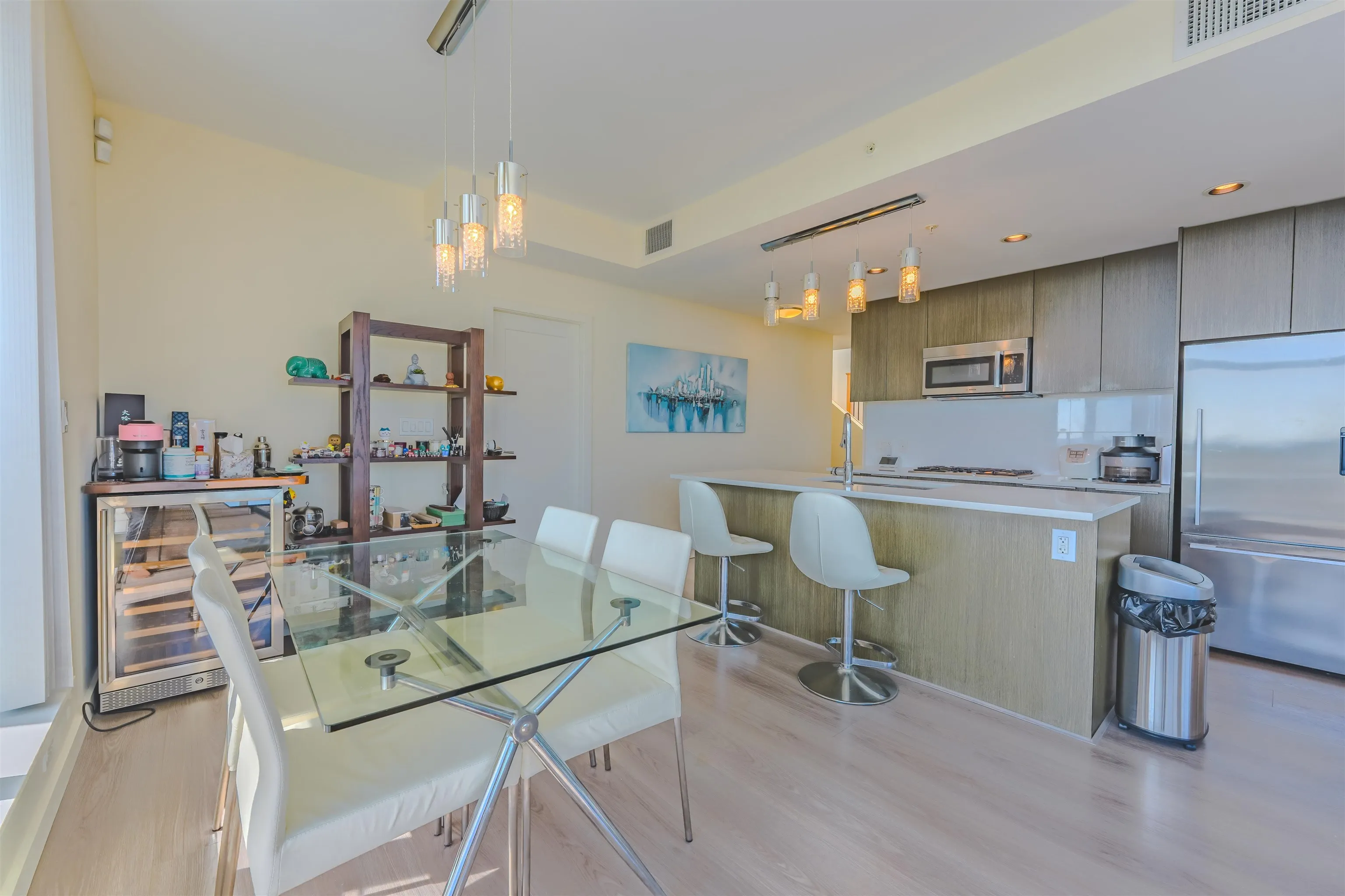 PH 1705 8677 Capstan Way
