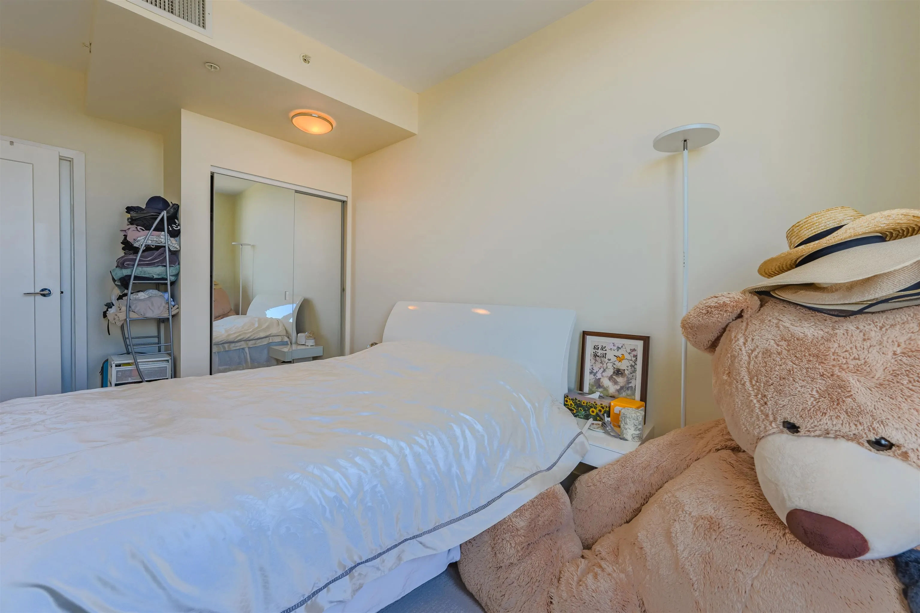 PH 1705 8677 Capstan Way