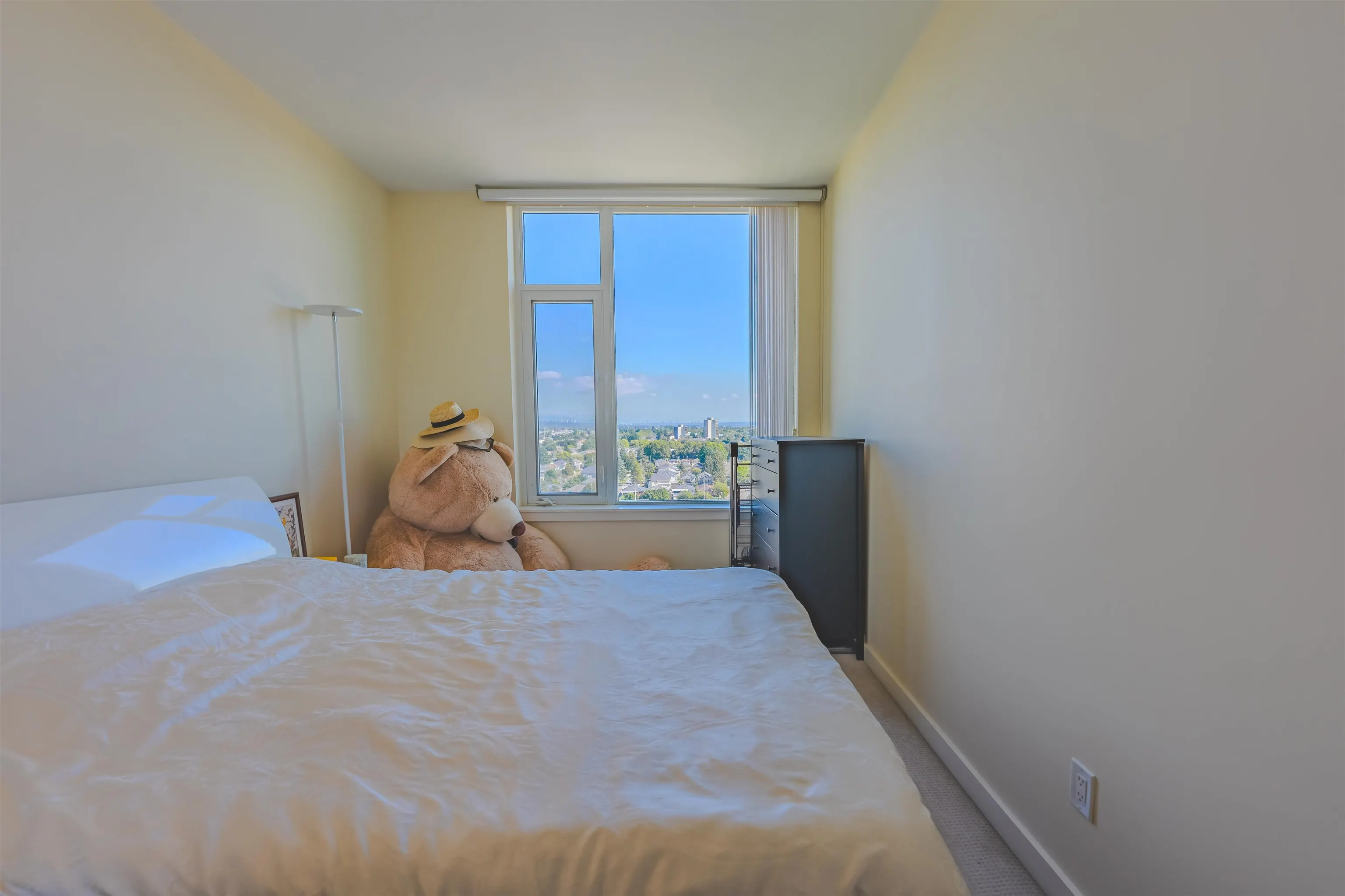 PH 1705 8677 Capstan Way