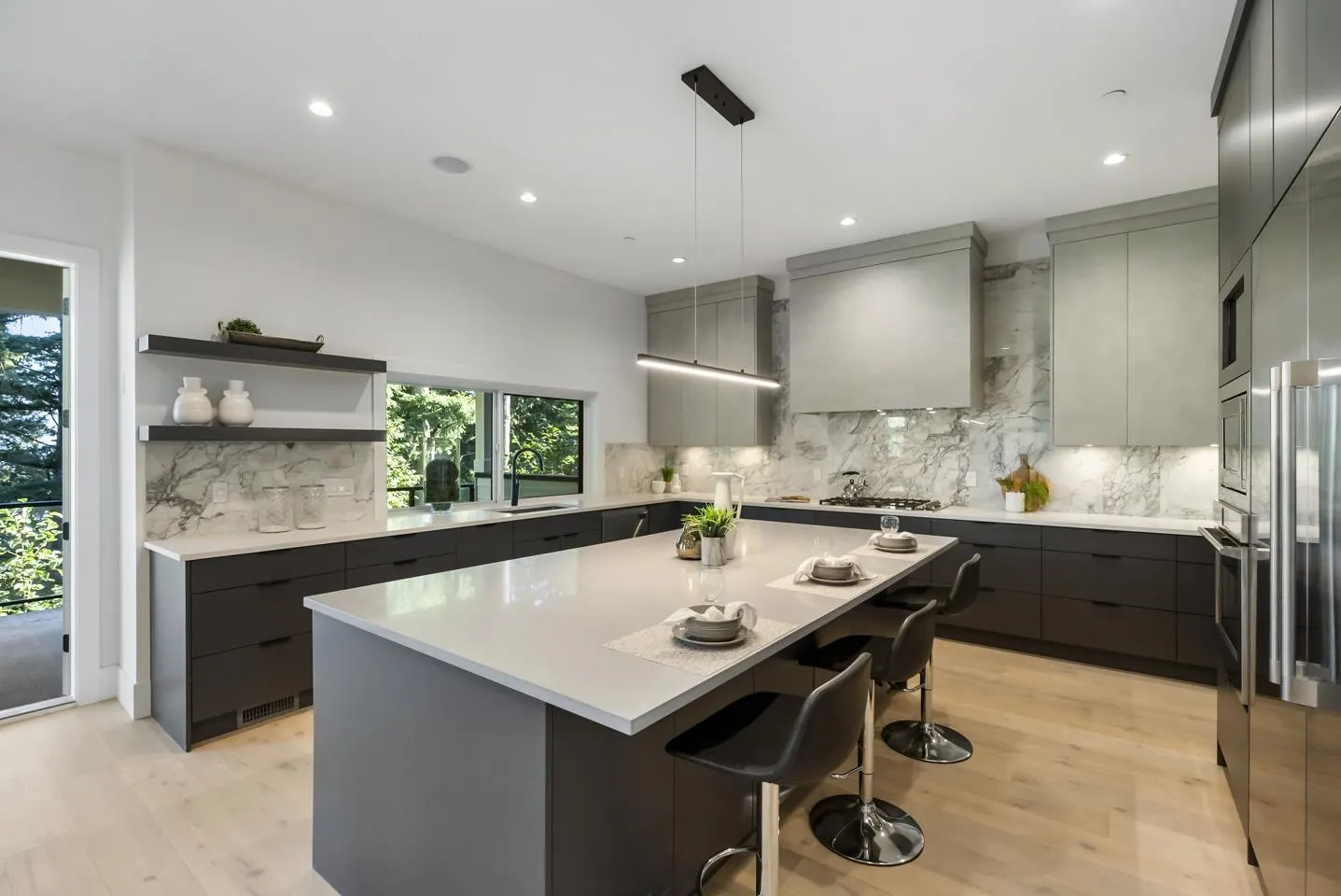 5506 Crimson Ridge