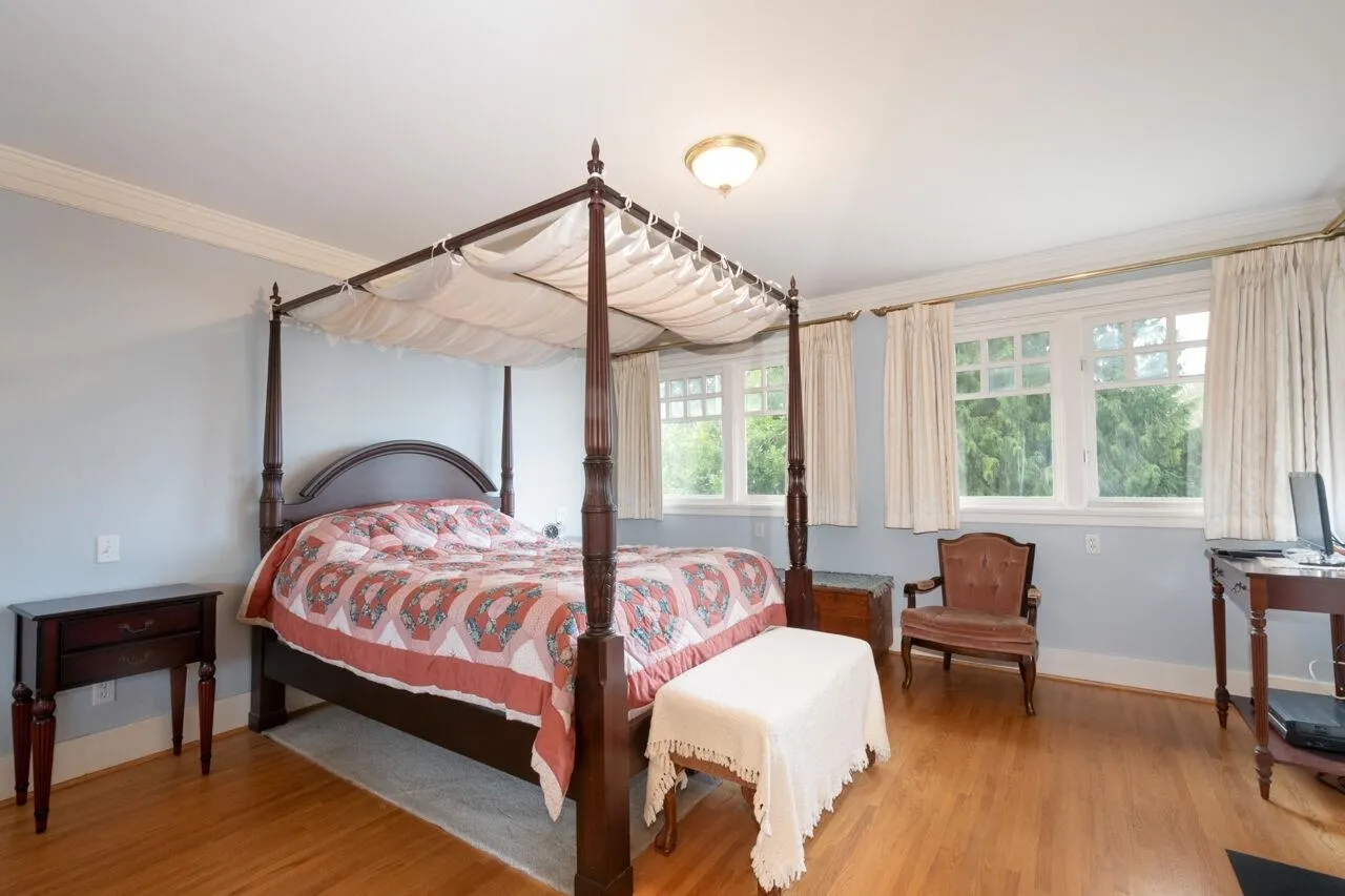 4825 Connaught Drive