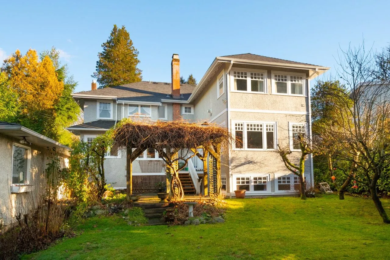 4825 Connaught Drive