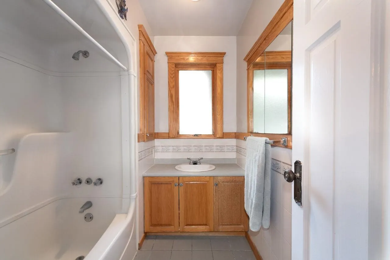 4825 Connaught Drive