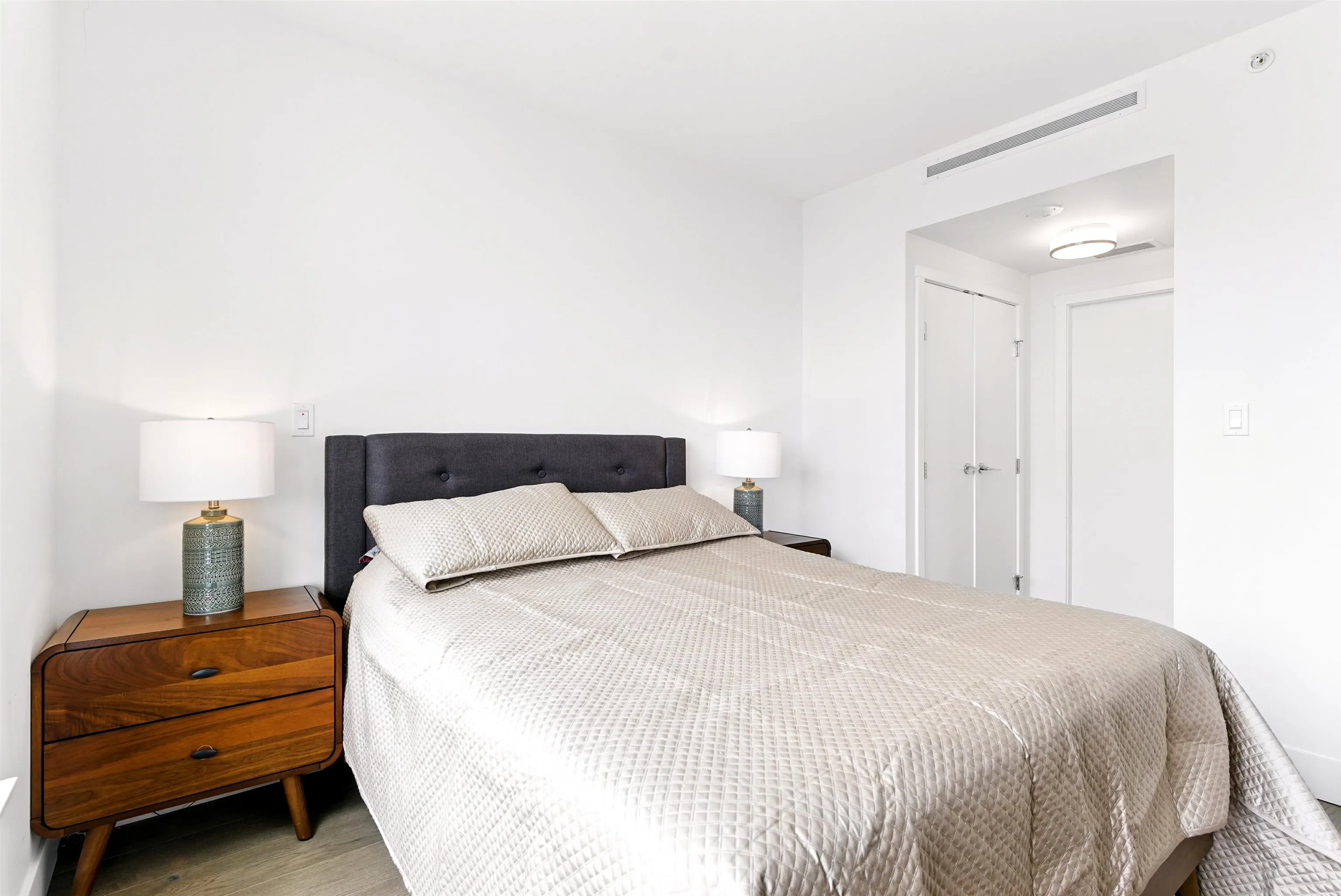 1205 1632 Lions Gate Lane