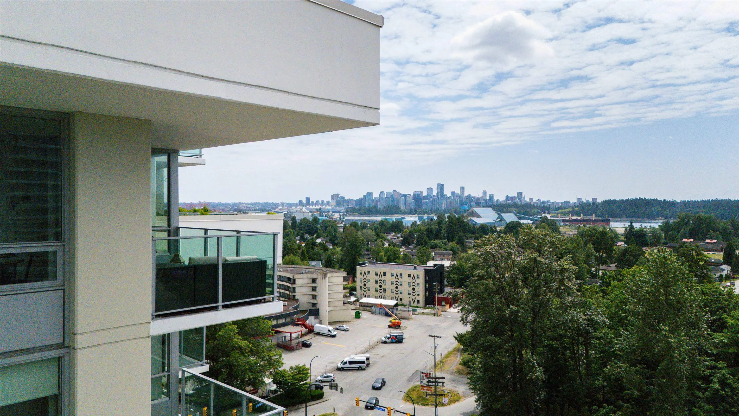 1205 1632 Lions Gate Lane