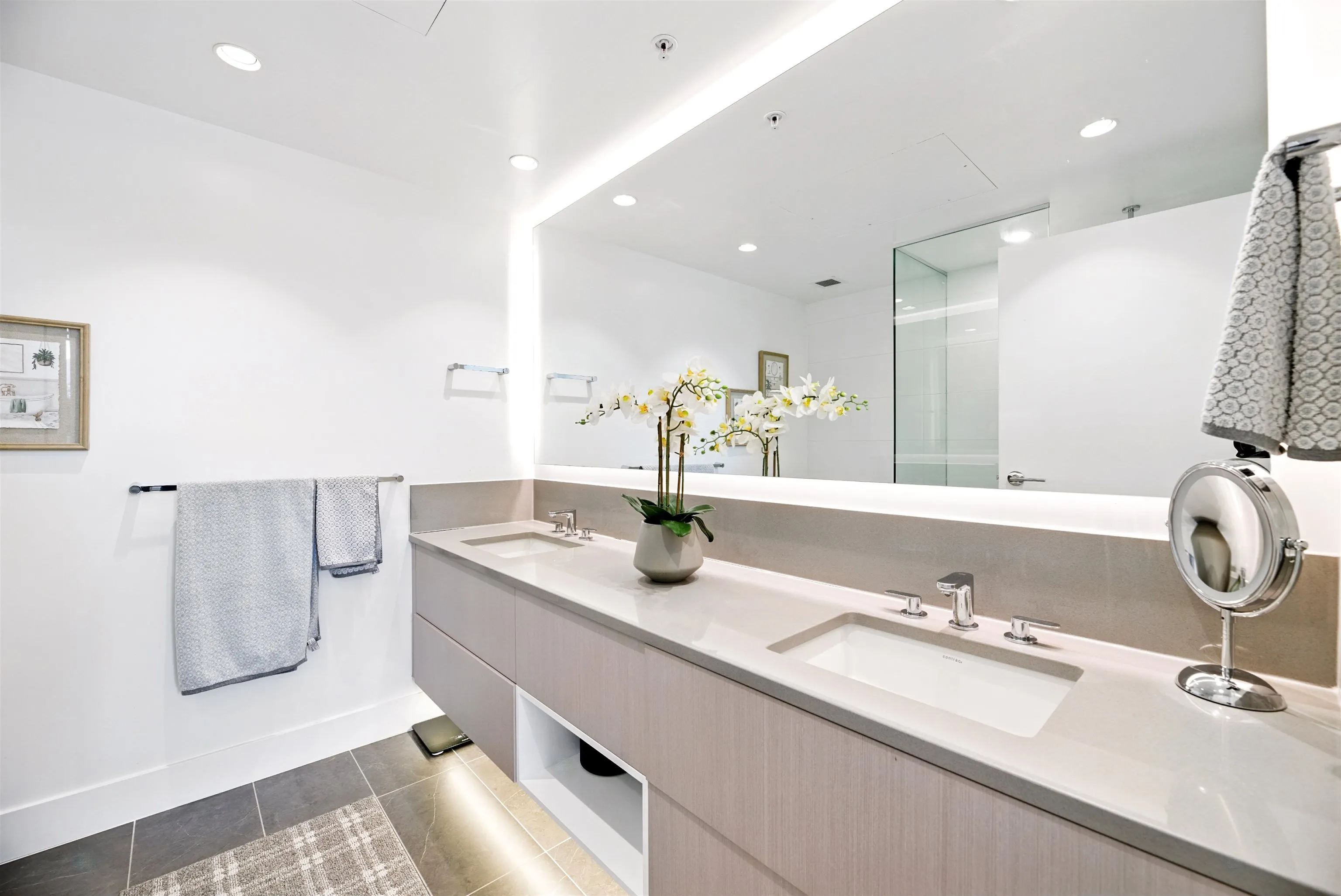 1205 1632 Lions Gate Lane