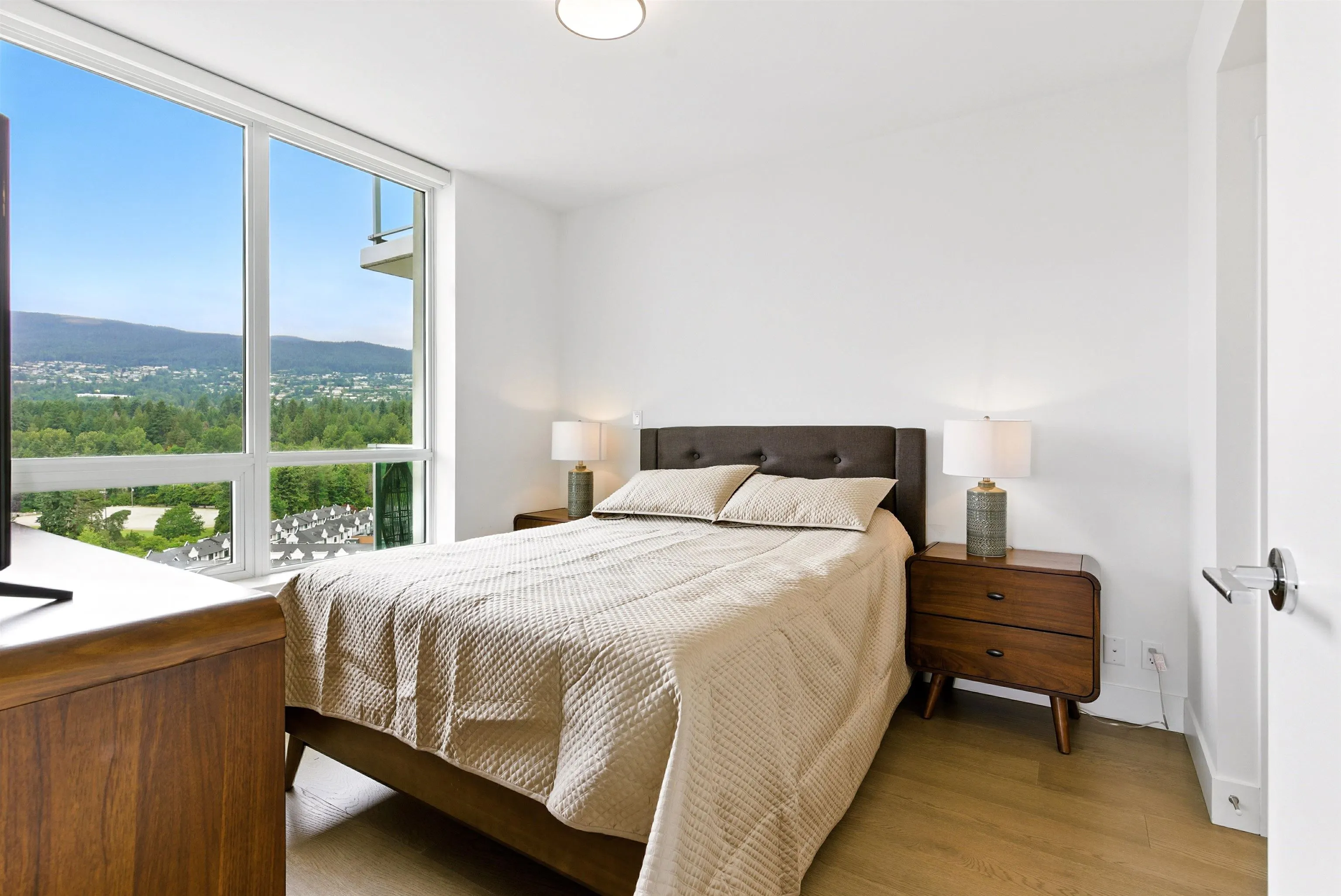 1205 1632 Lions Gate Lane