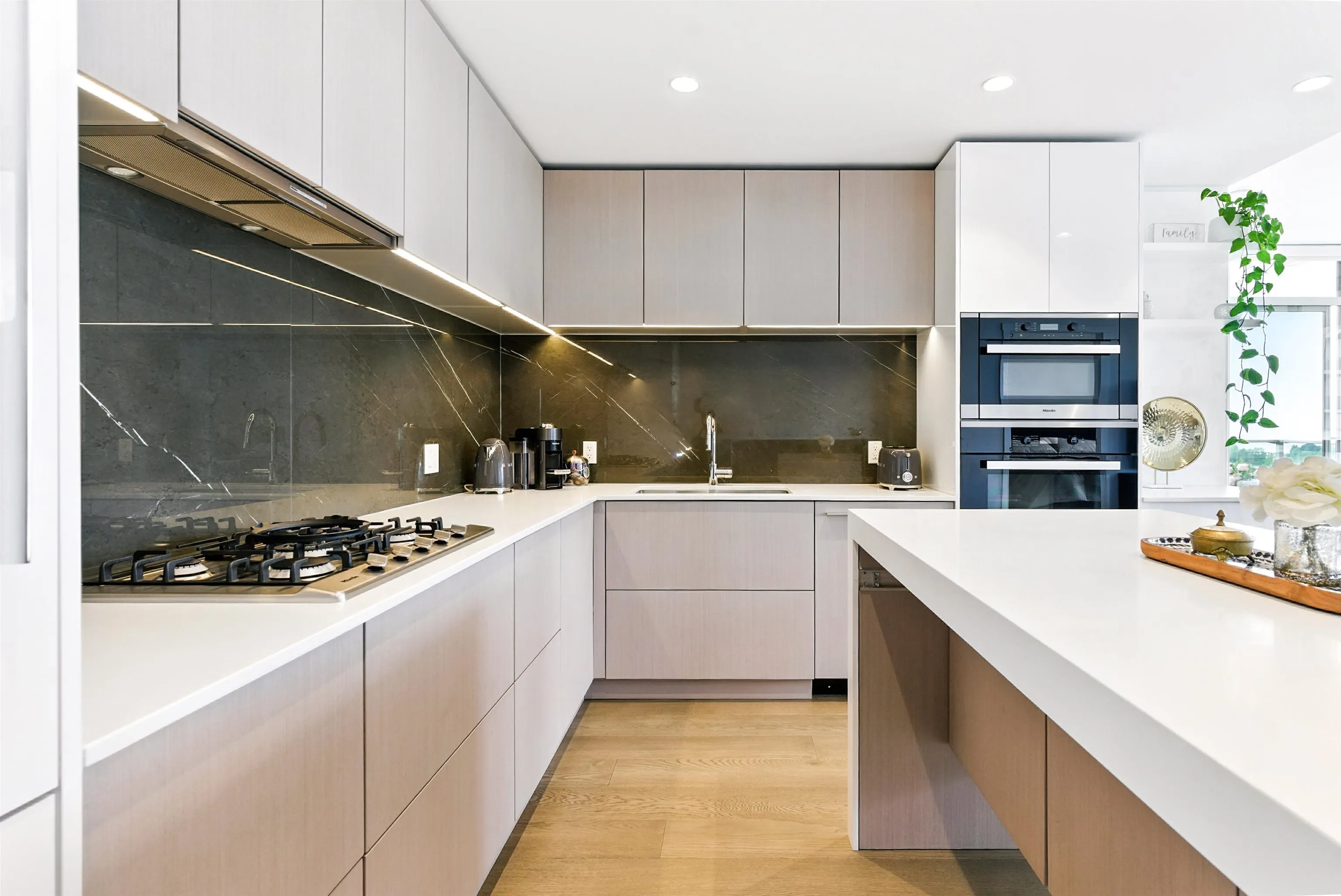 1205 1632 Lions Gate Lane