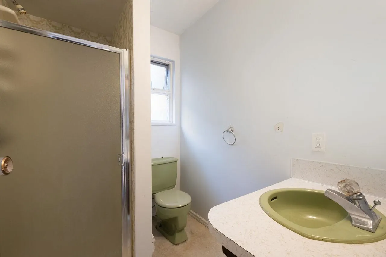 1285 Lucking Place