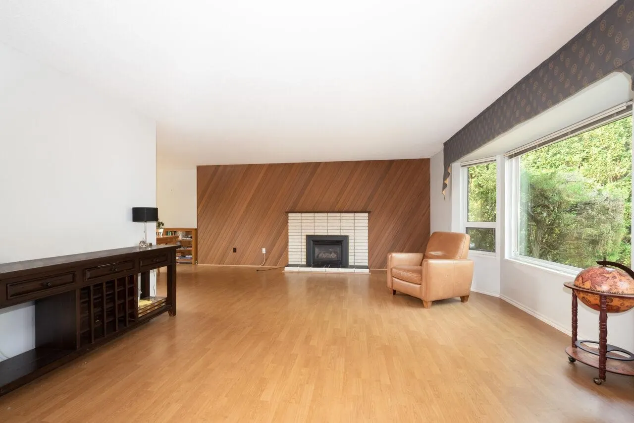 1285 Lucking Place