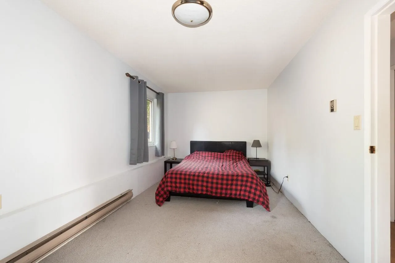 1285 Lucking Place
