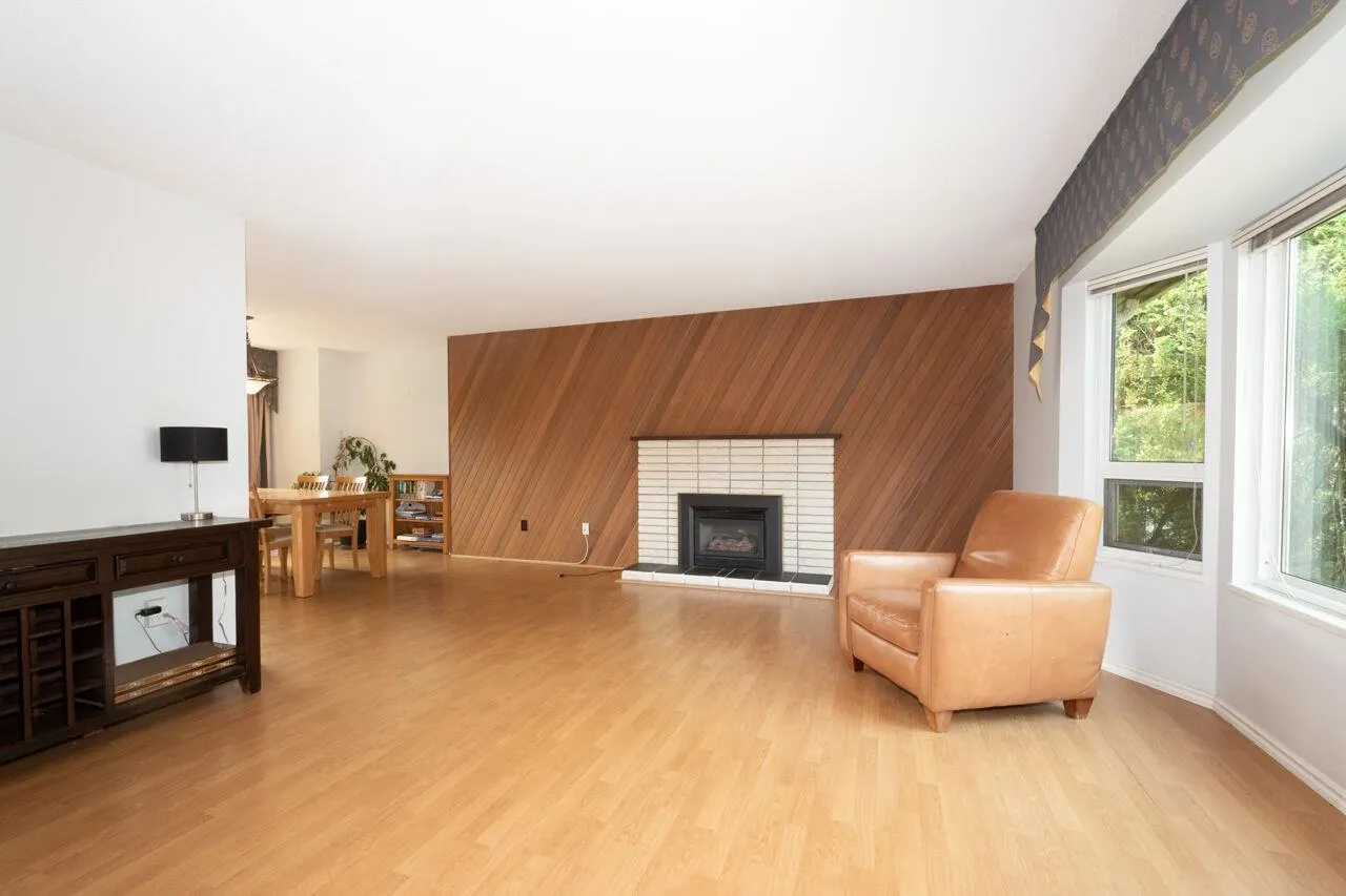 1285 Lucking Place