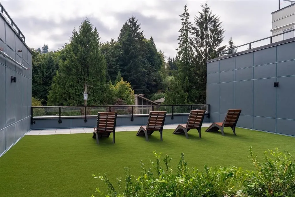 417 2002 St George Street