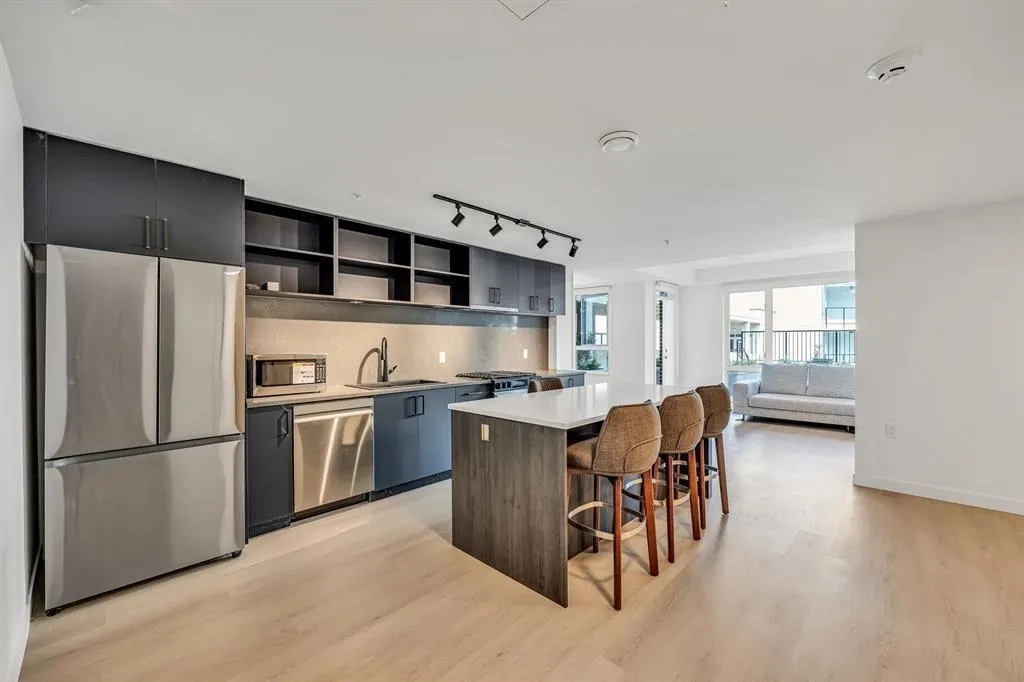 417 2002 St George Street