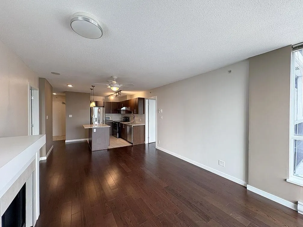 2102 1178 Heffley Crescent