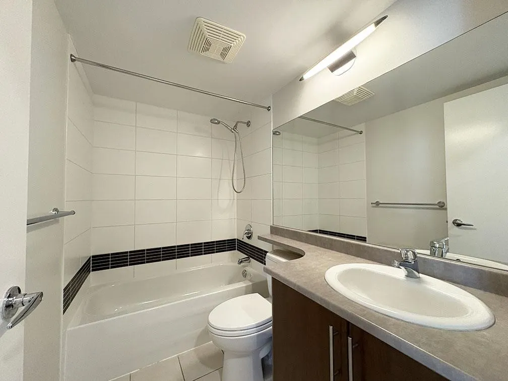 2102 1178 Heffley Crescent
