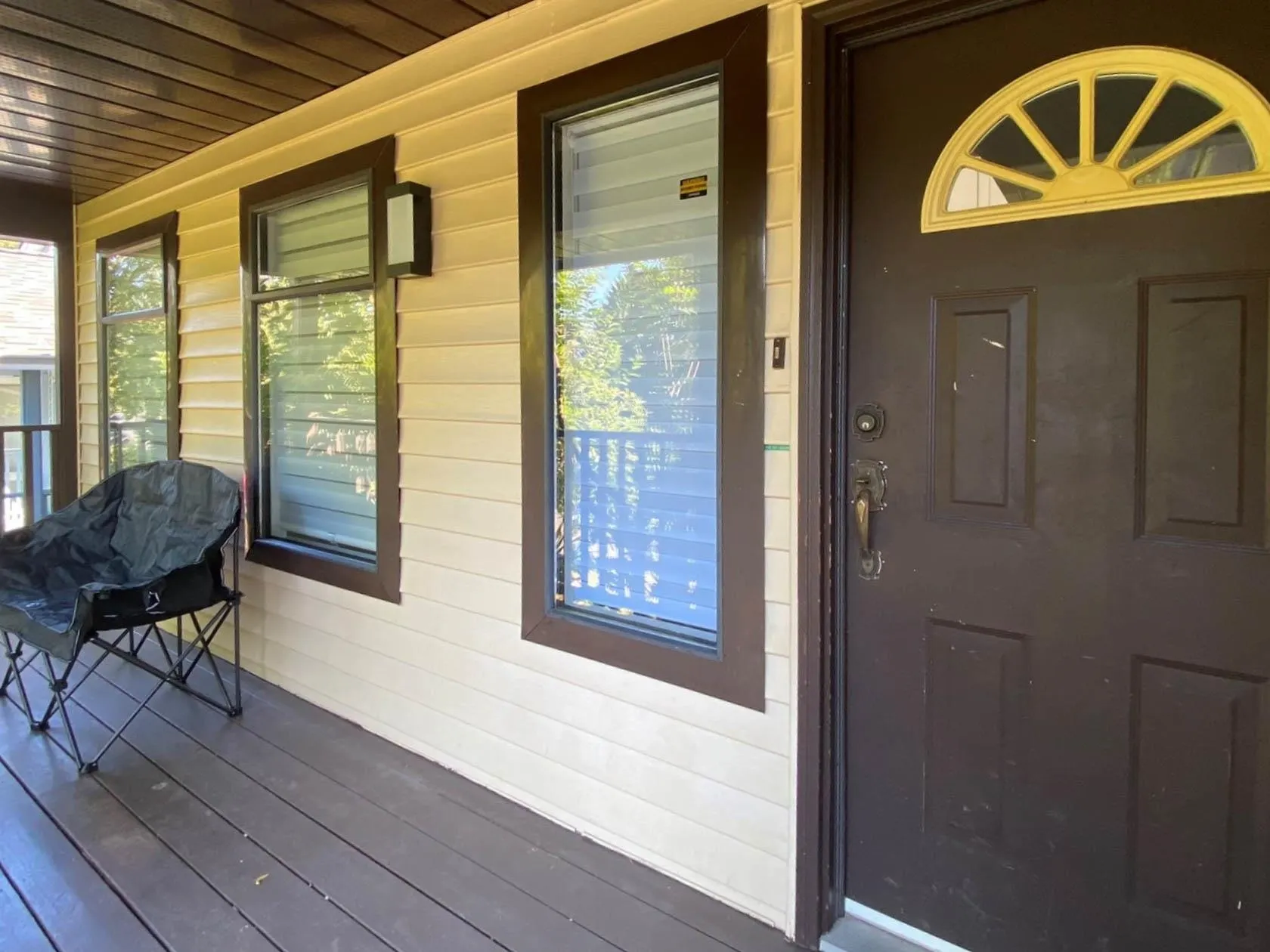 Upper-level 3340 Garibaldi Drive