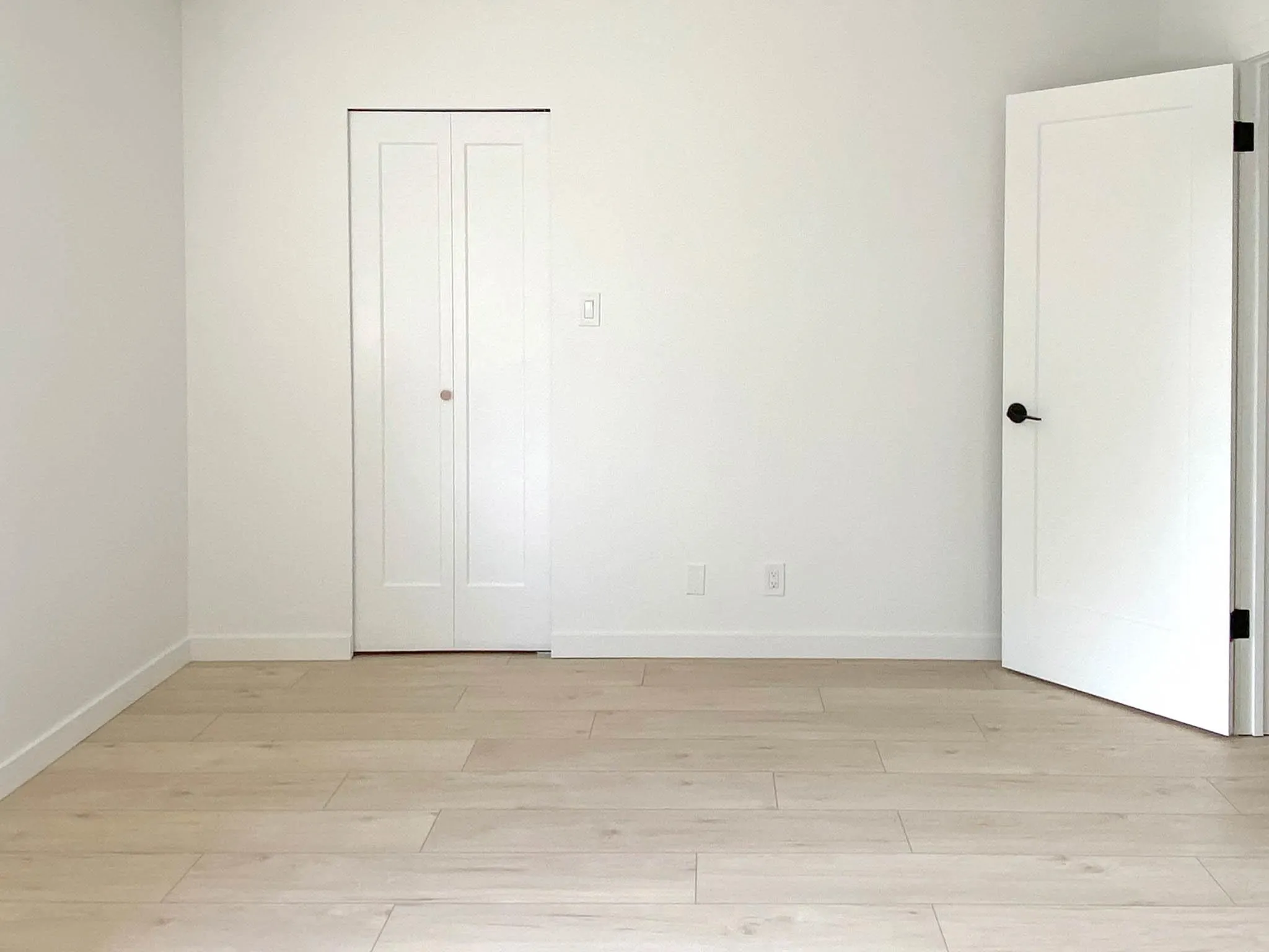Upper-level 3340 Garibaldi Drive