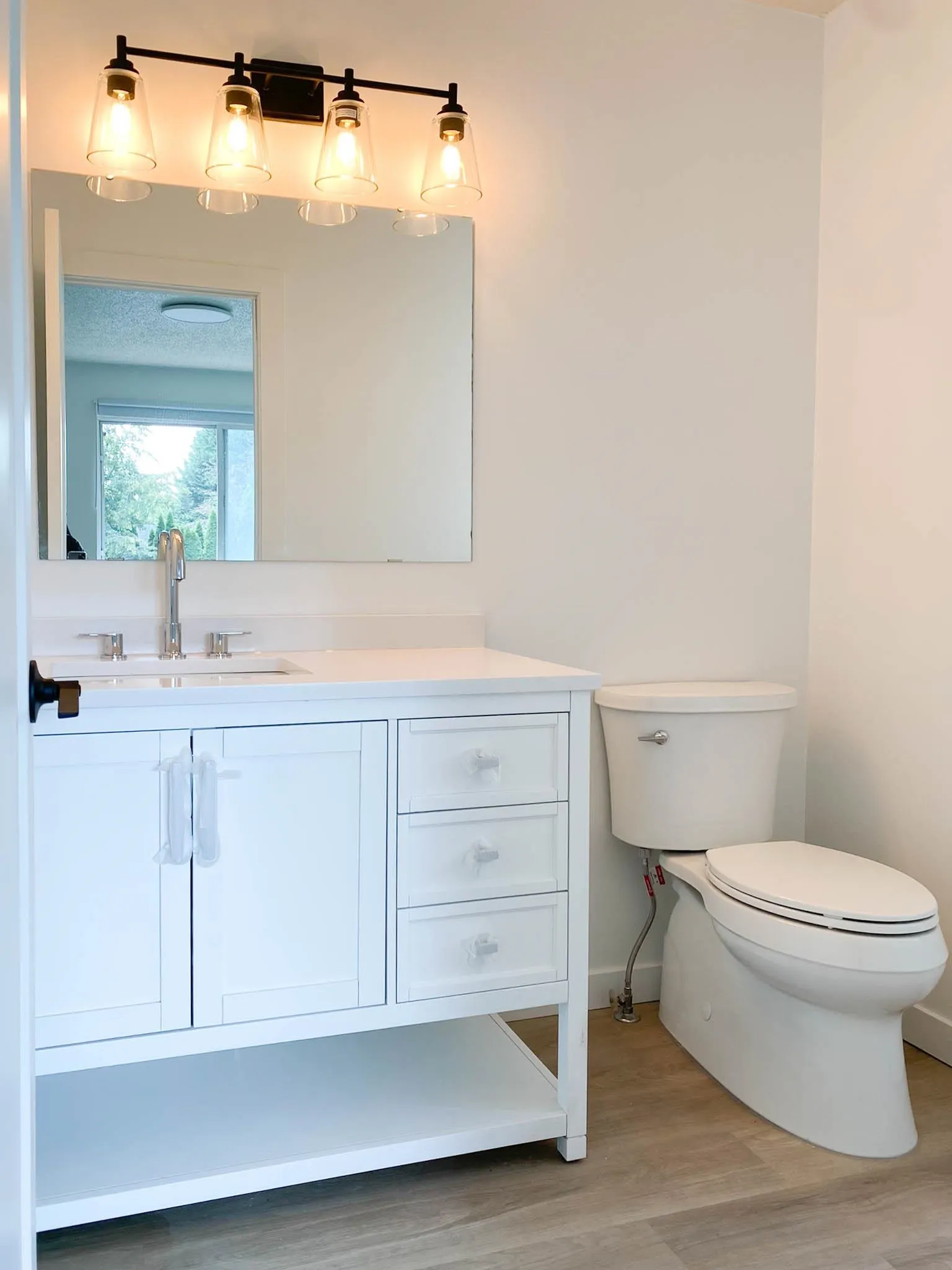 Upper-level 3340 Garibaldi Drive