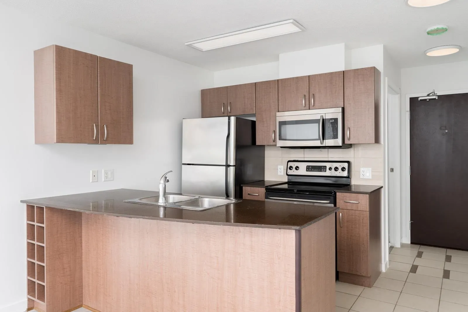 2214 610 Granville Street