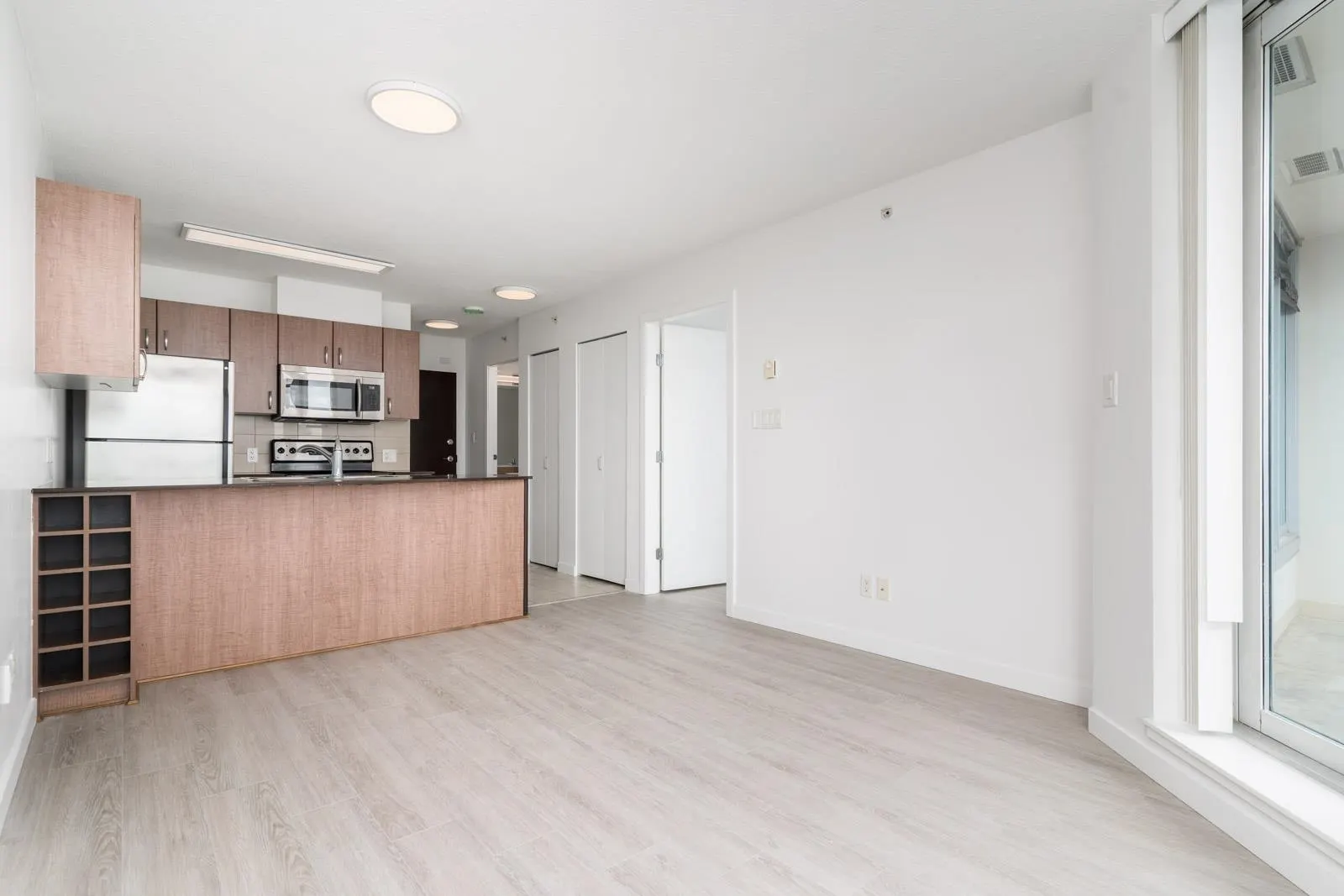 2214 610 Granville Street
