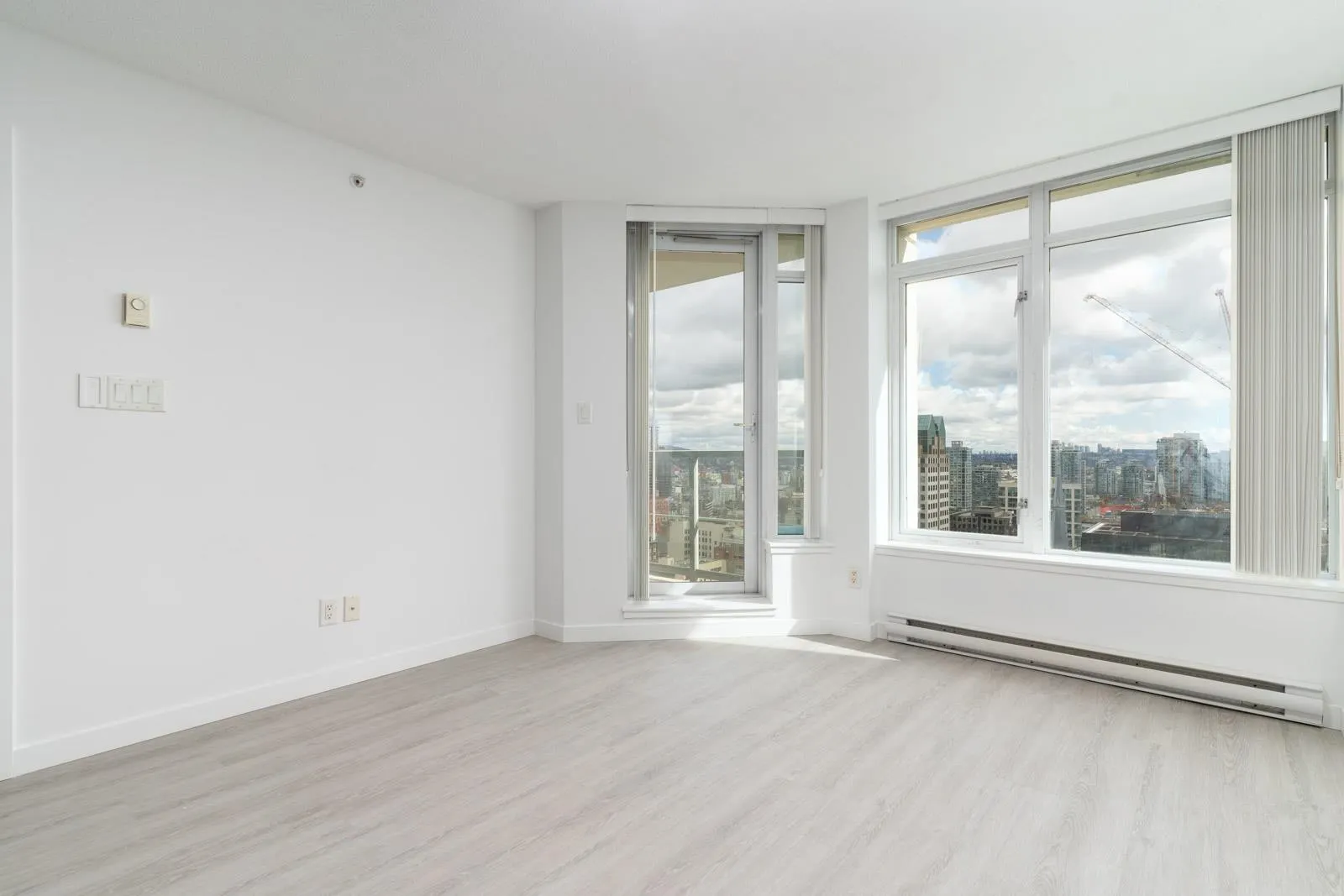 2214 610 Granville Street