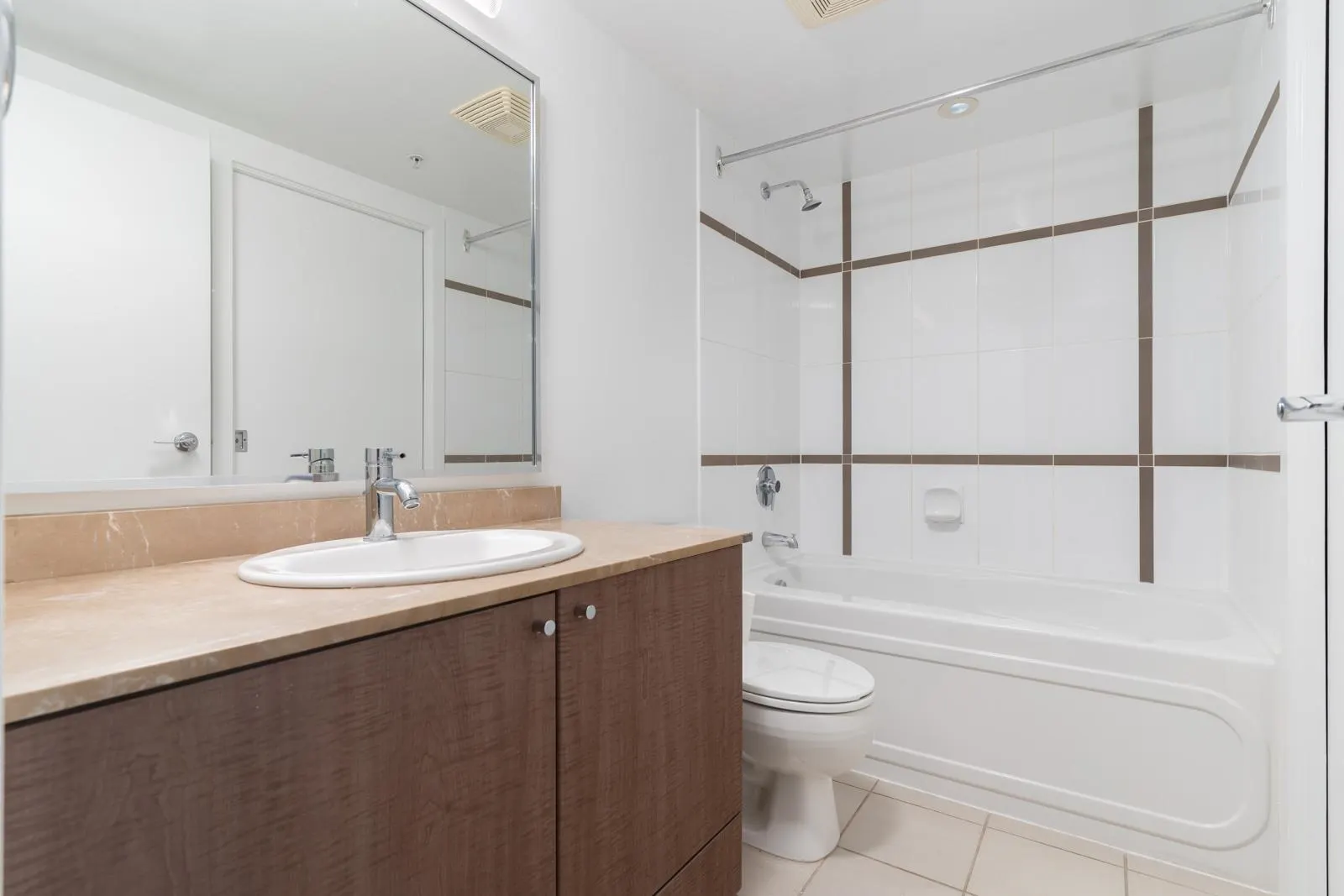 2214 610 Granville Street
