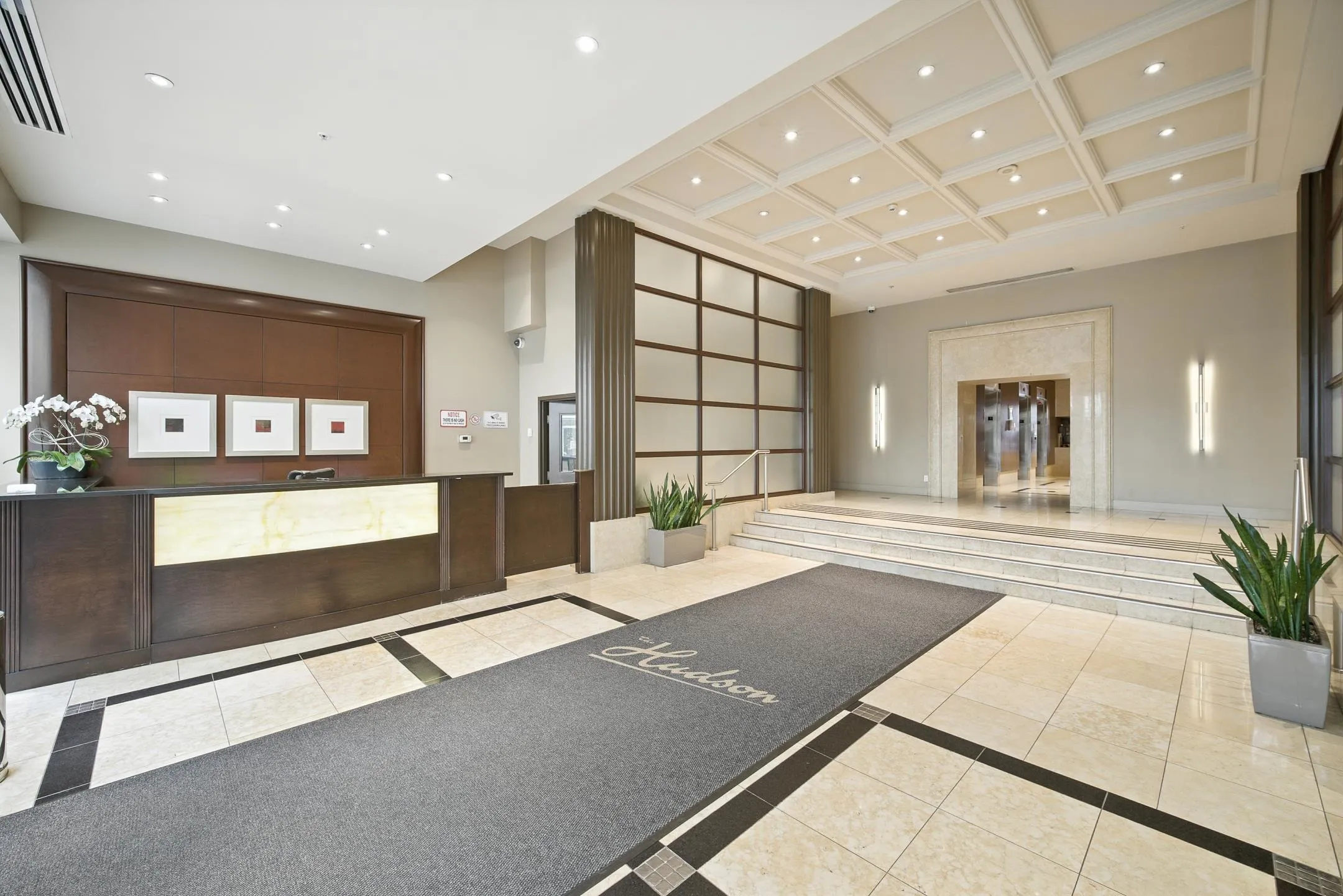 2214 610 Granville Street