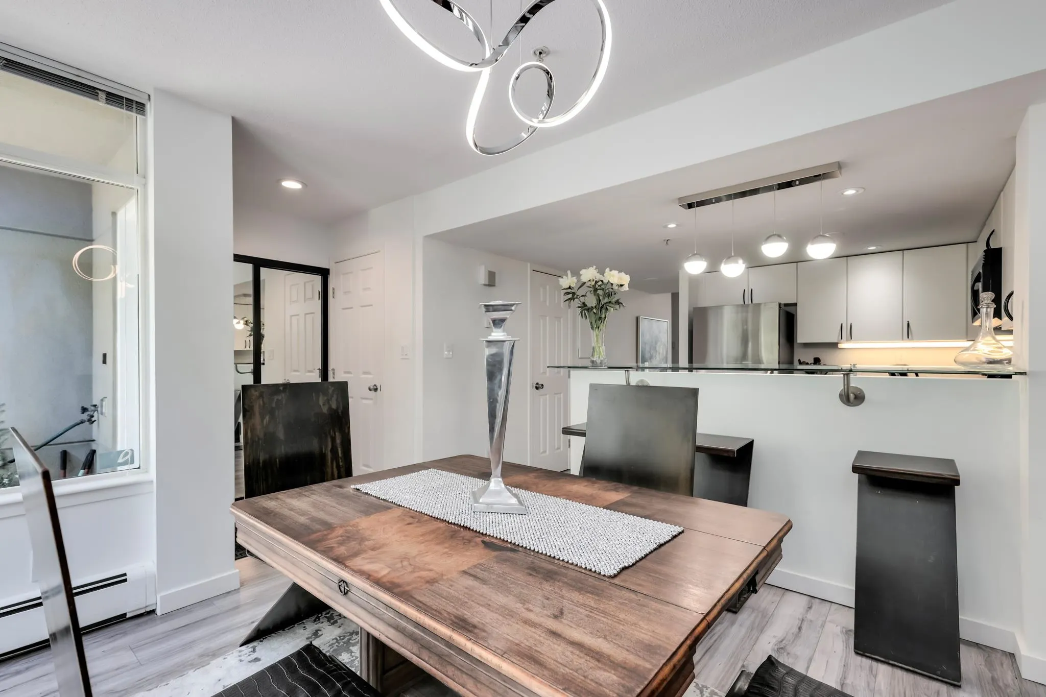 TH6 63 Keefer Place