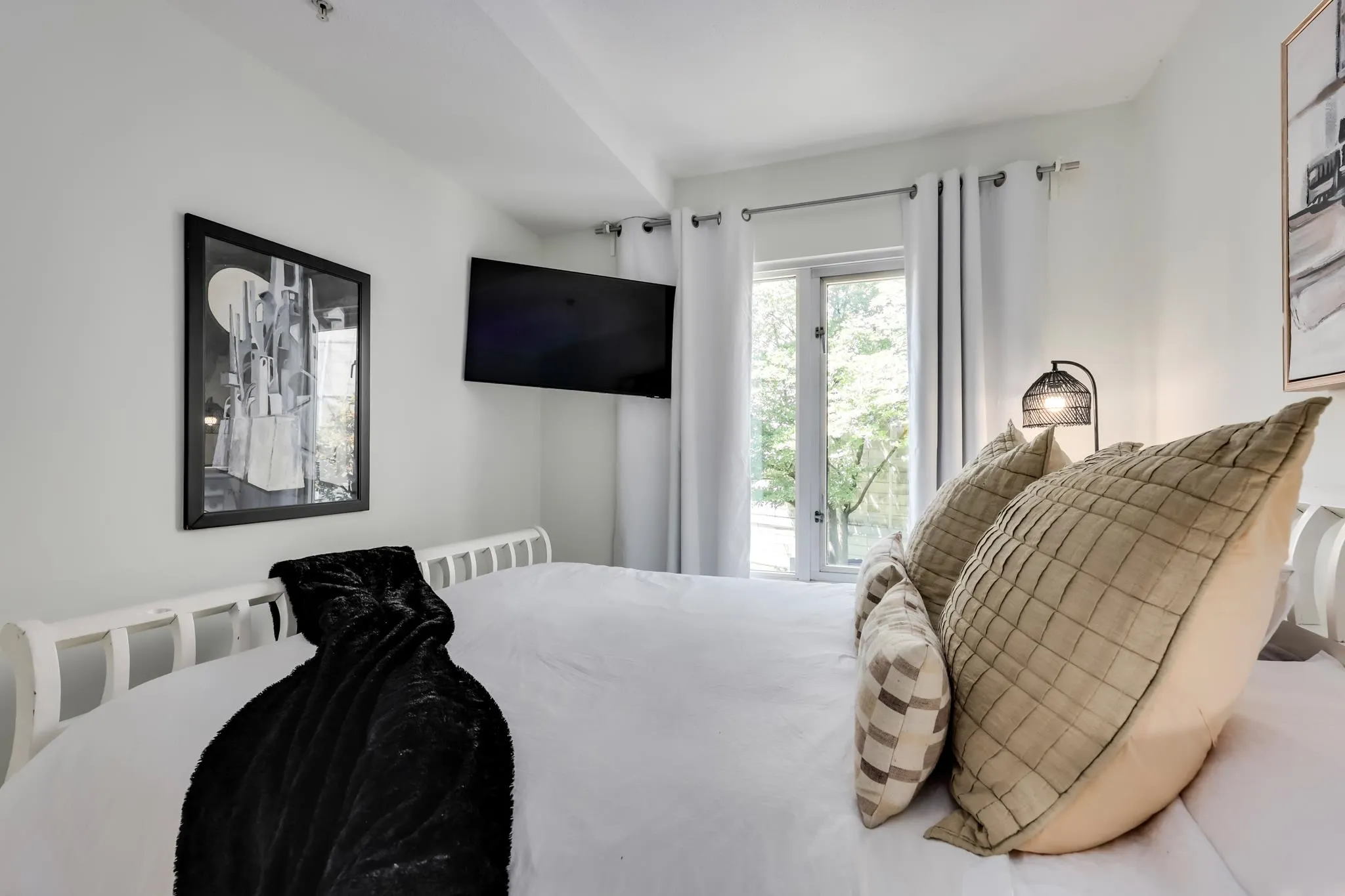 TH6 63 Keefer Place