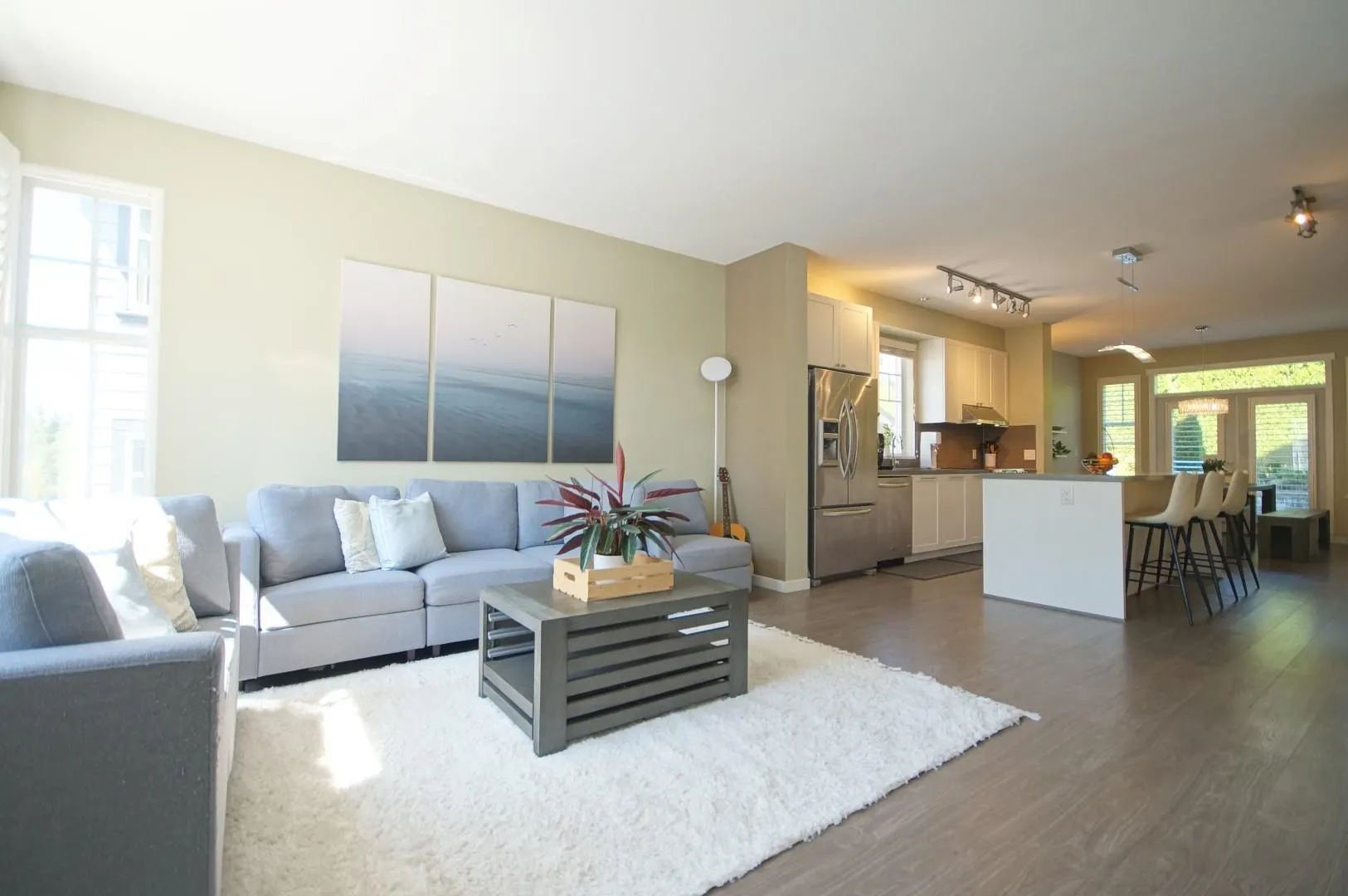 16 3470 Highland Drive
