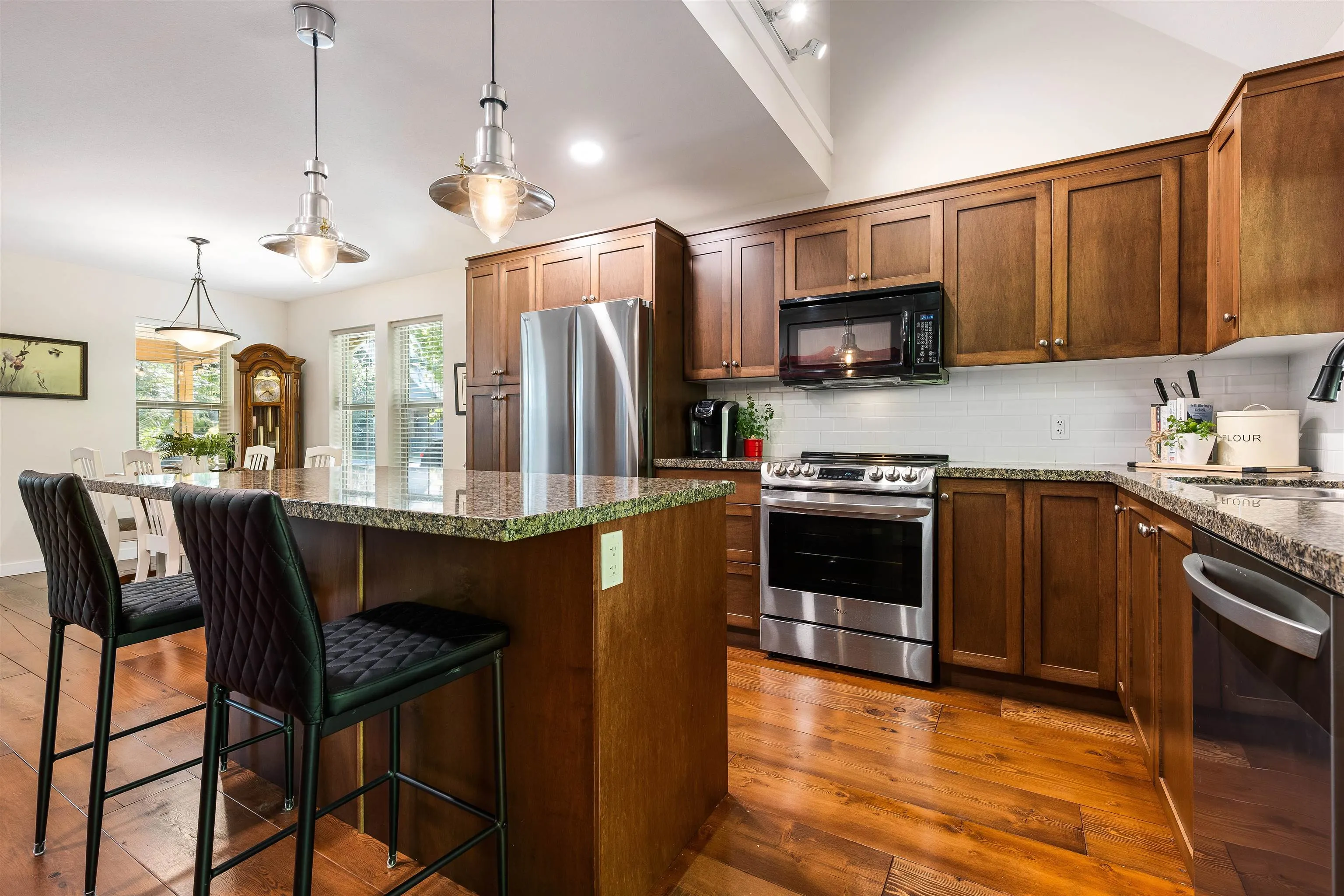 1845 Mossy Green Way