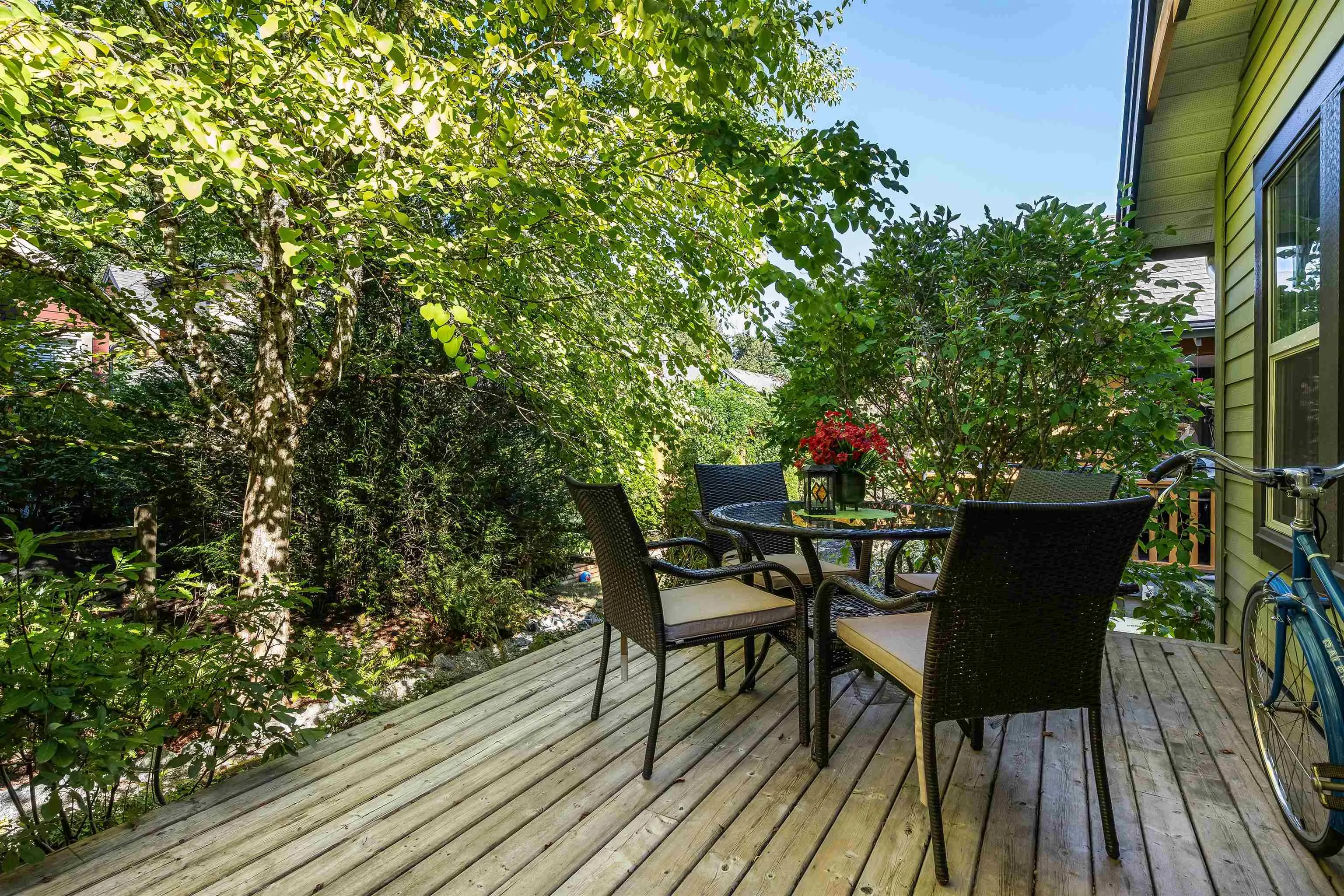 1845 Mossy Green Way
