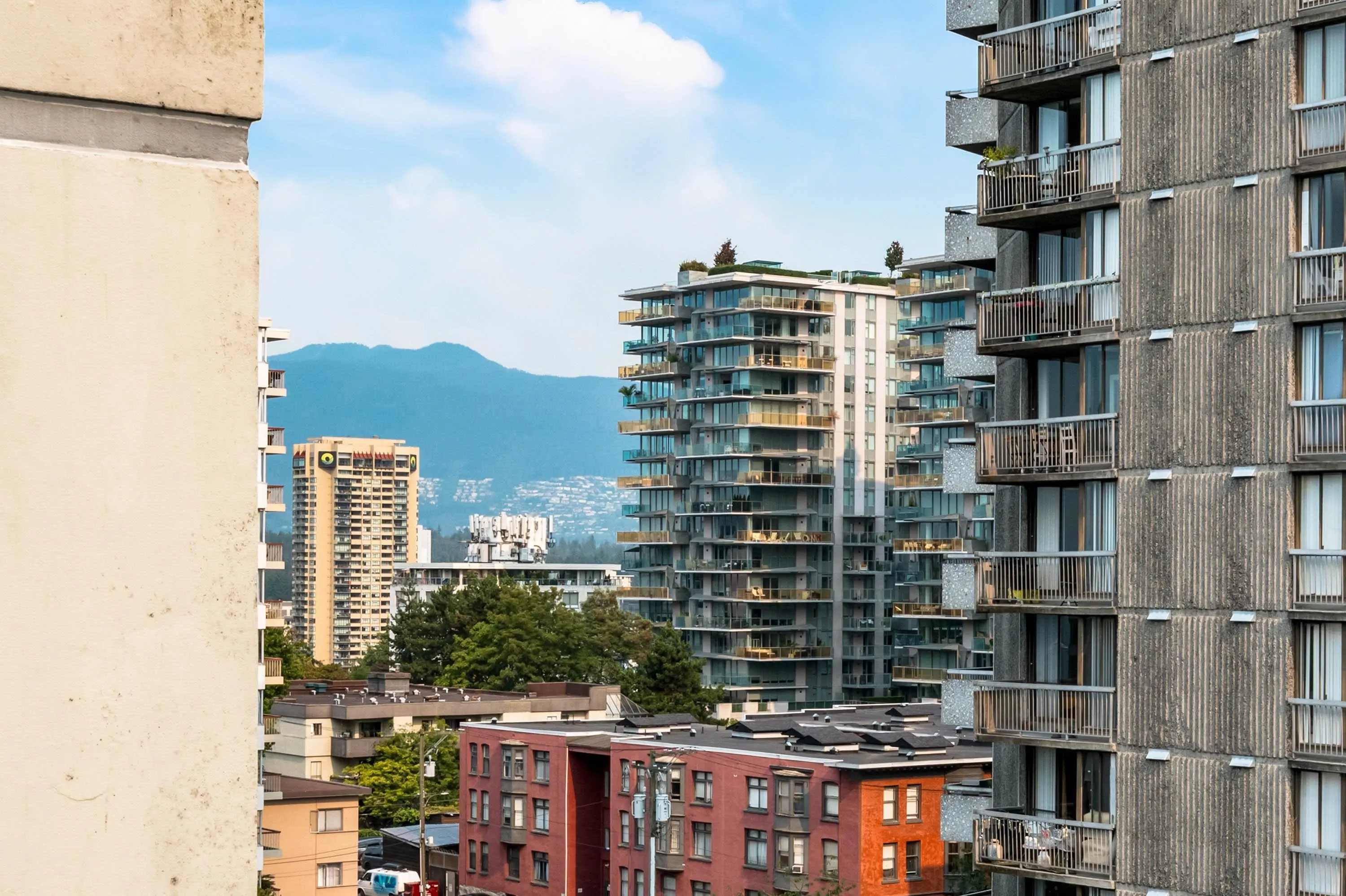 906 1250 Burnaby Street