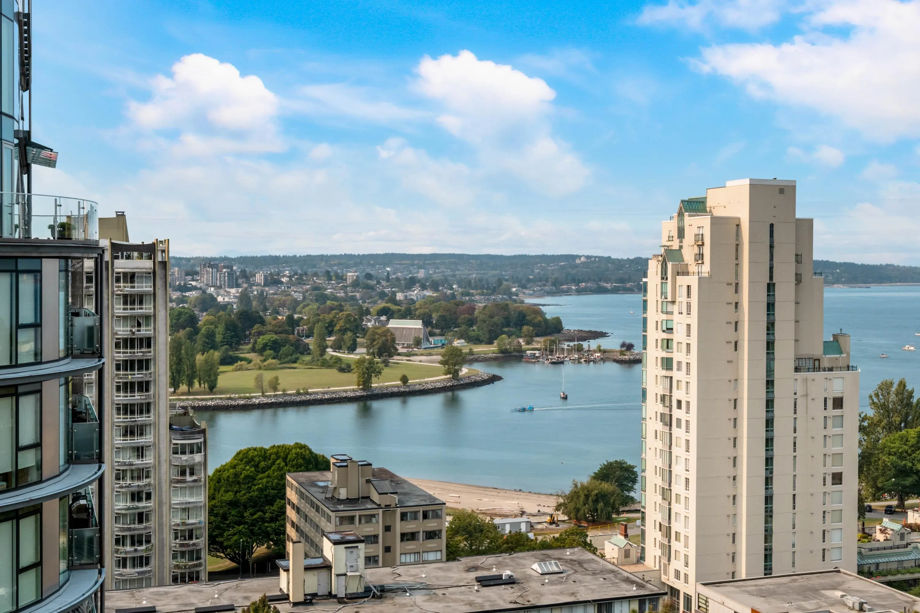 906 1250 Burnaby Street