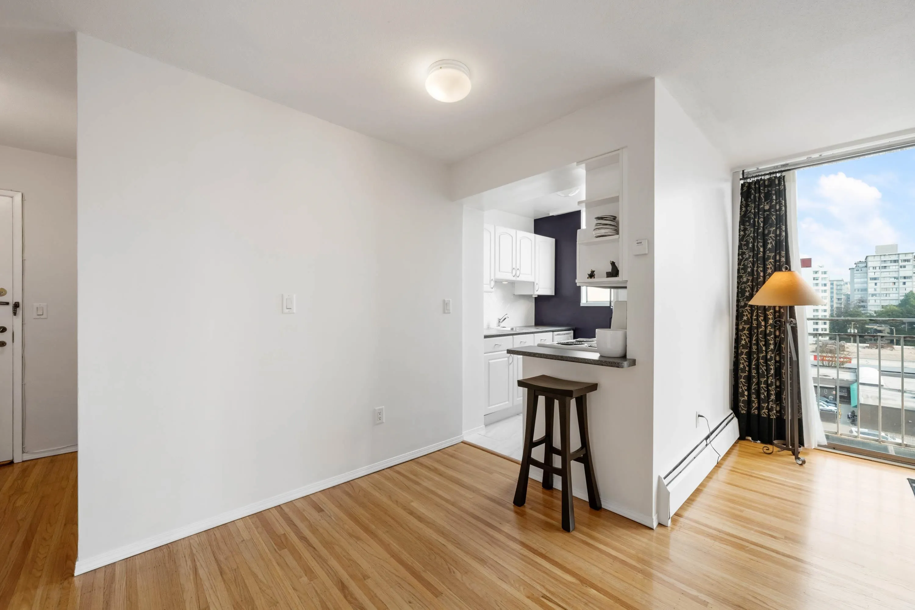 906 1250 Burnaby Street