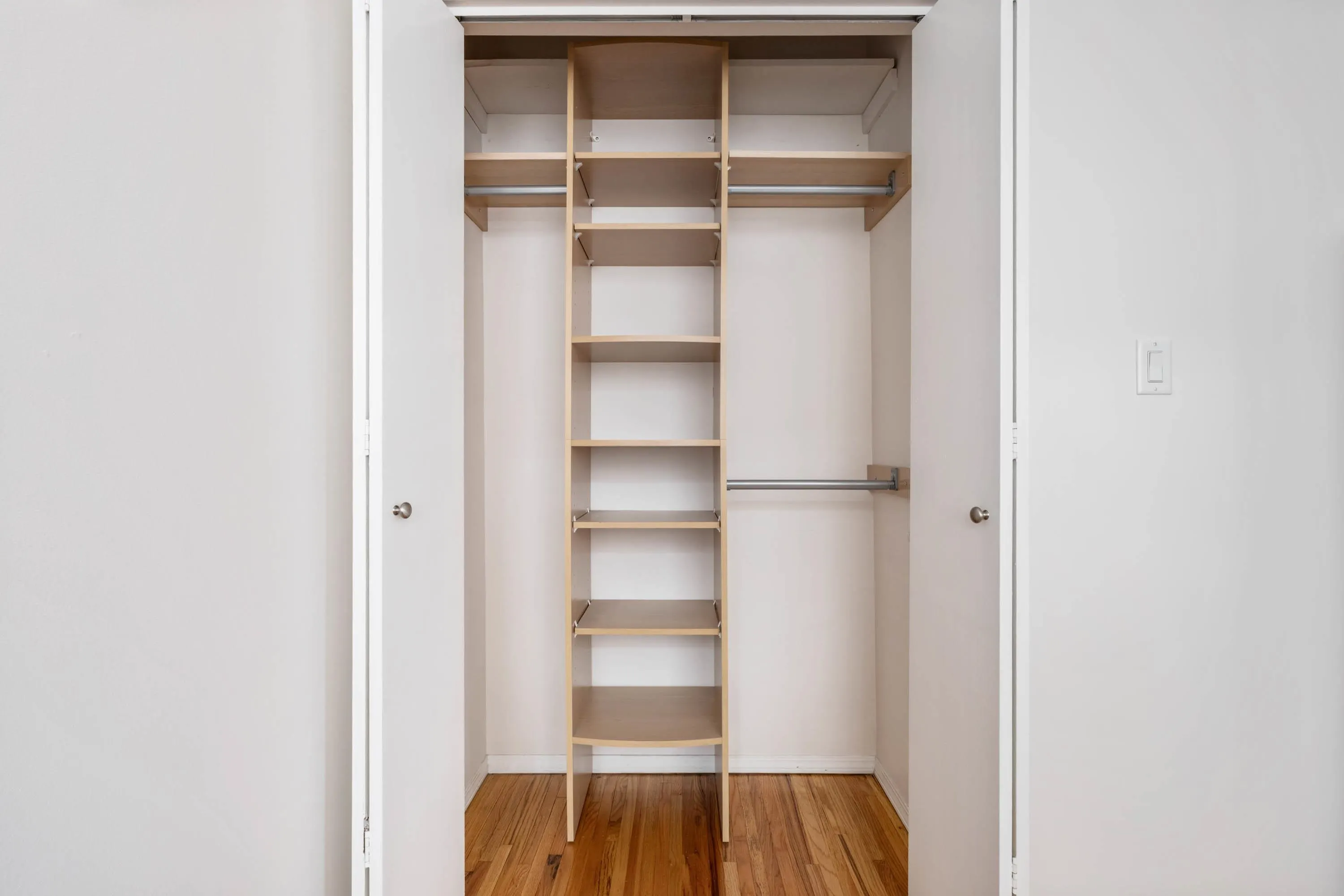 906 1250 Burnaby Street