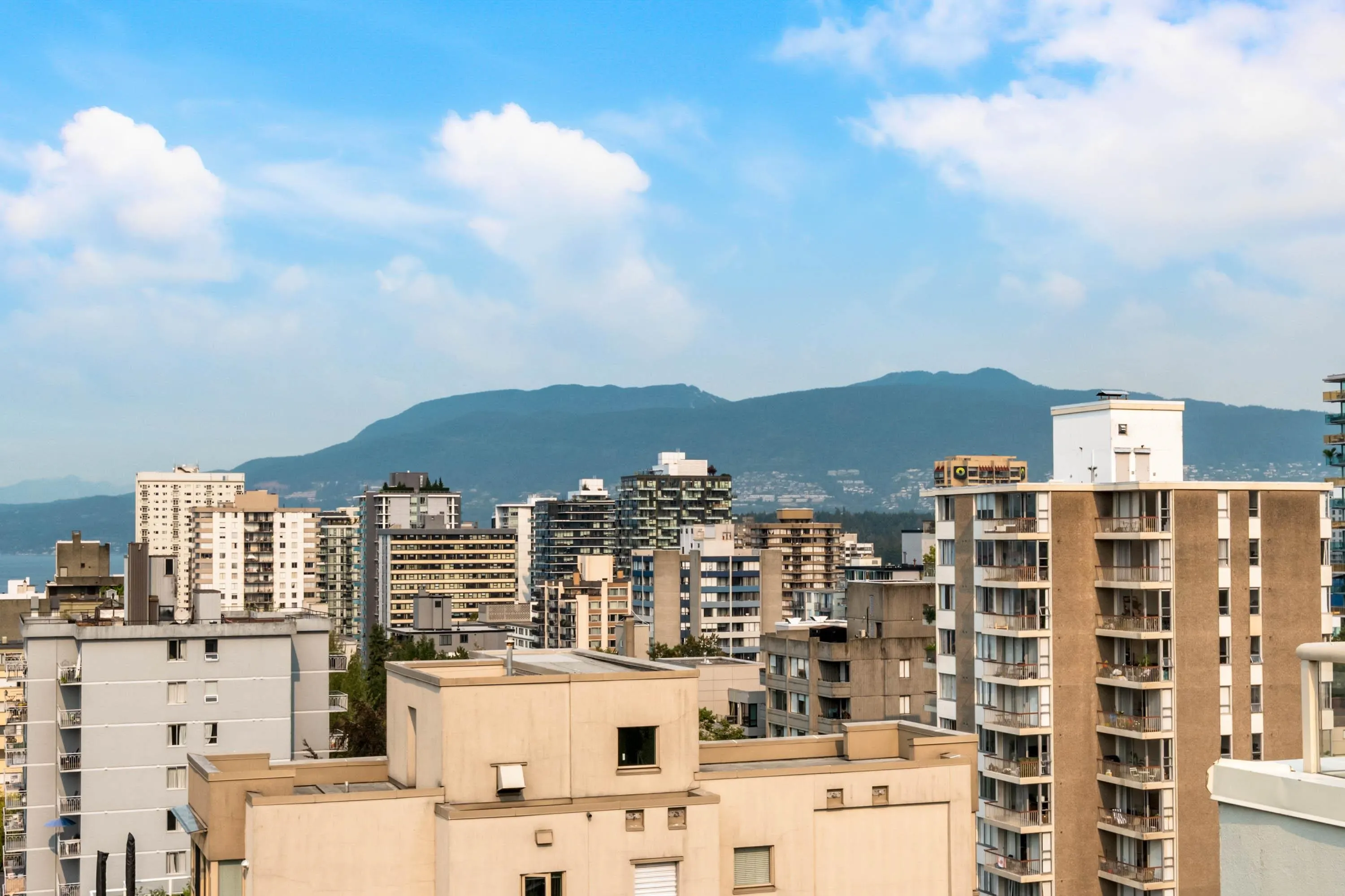 906 1250 Burnaby Street