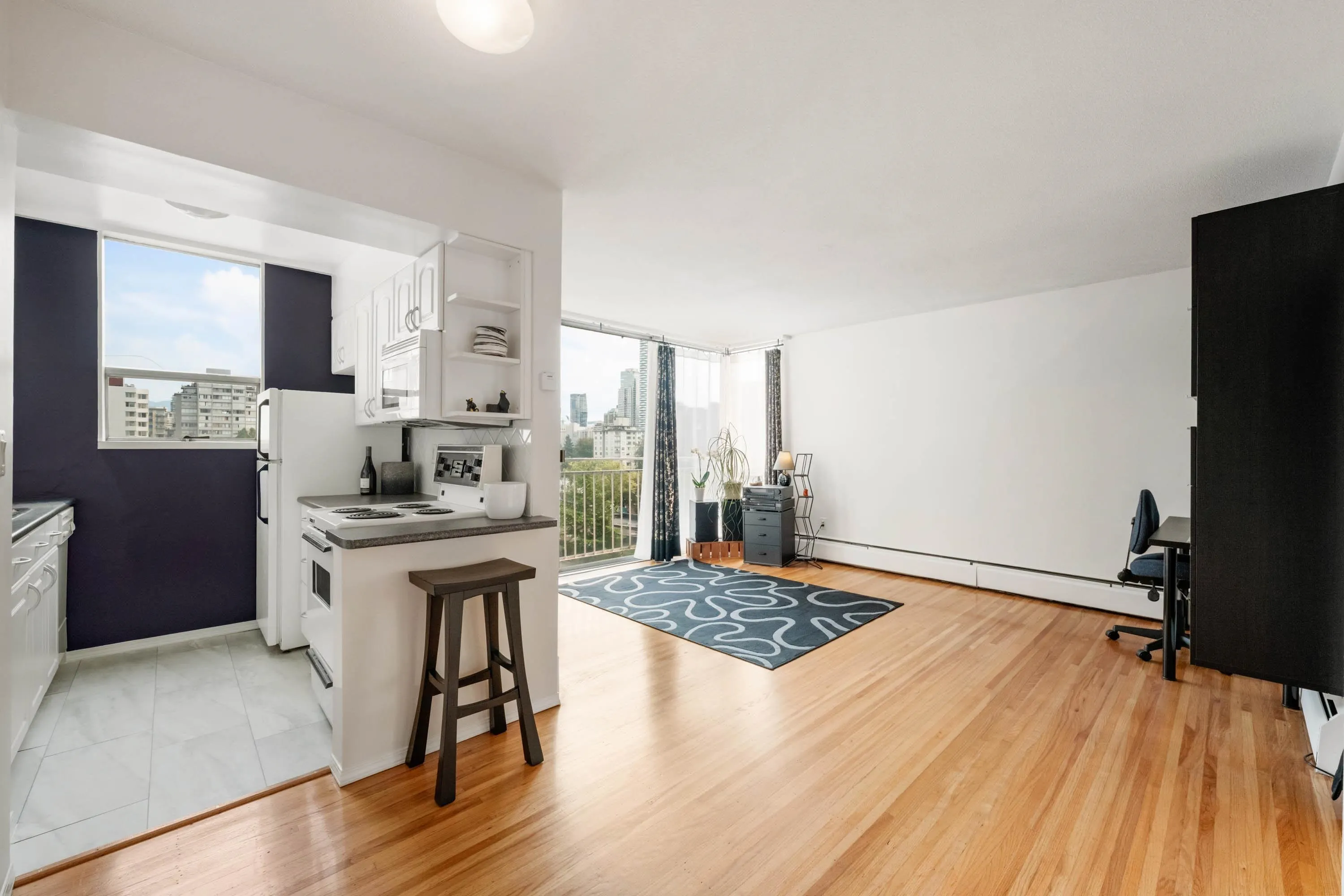 906 1250 Burnaby Street