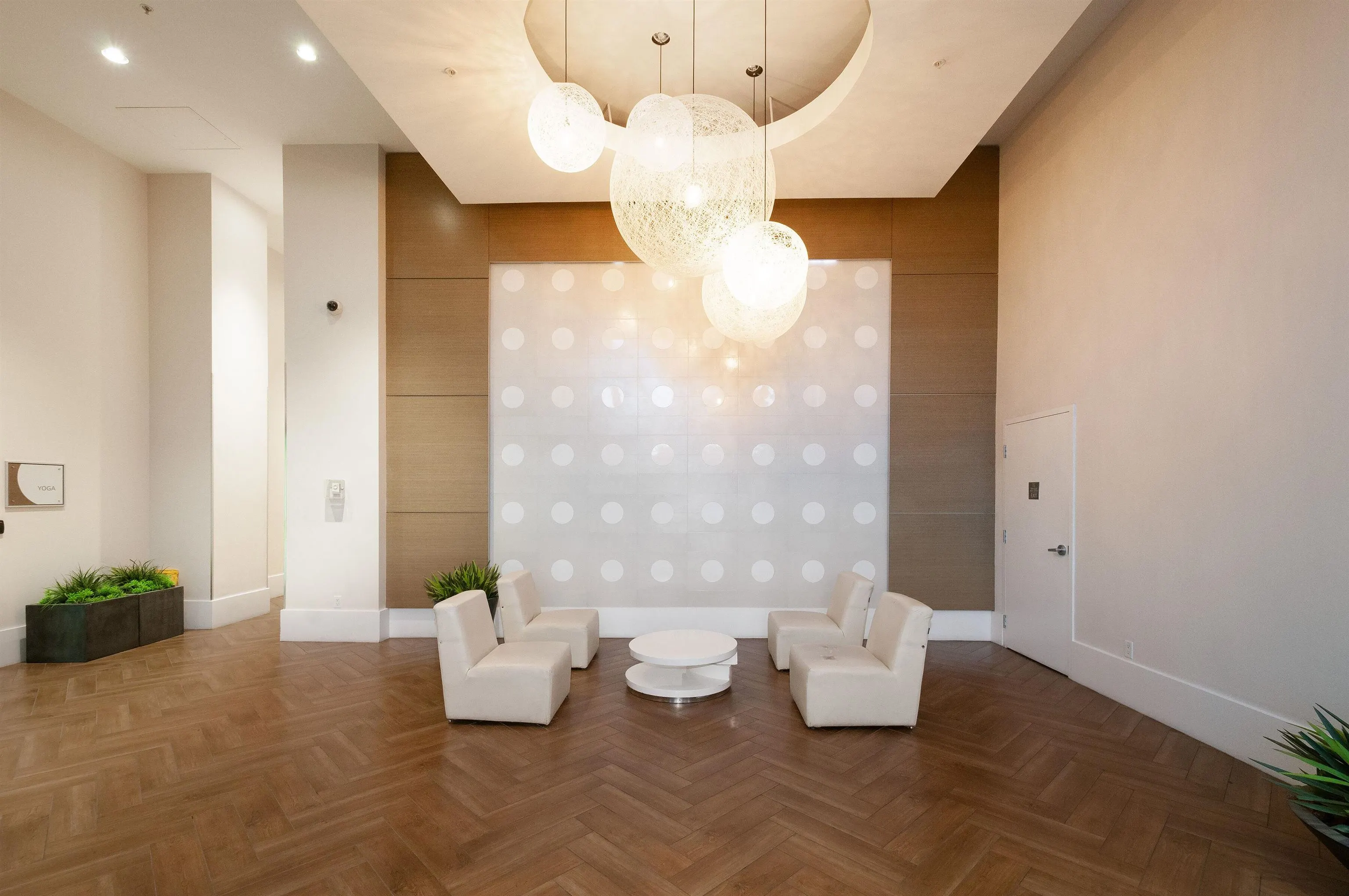 1606 13688 100 Avenue