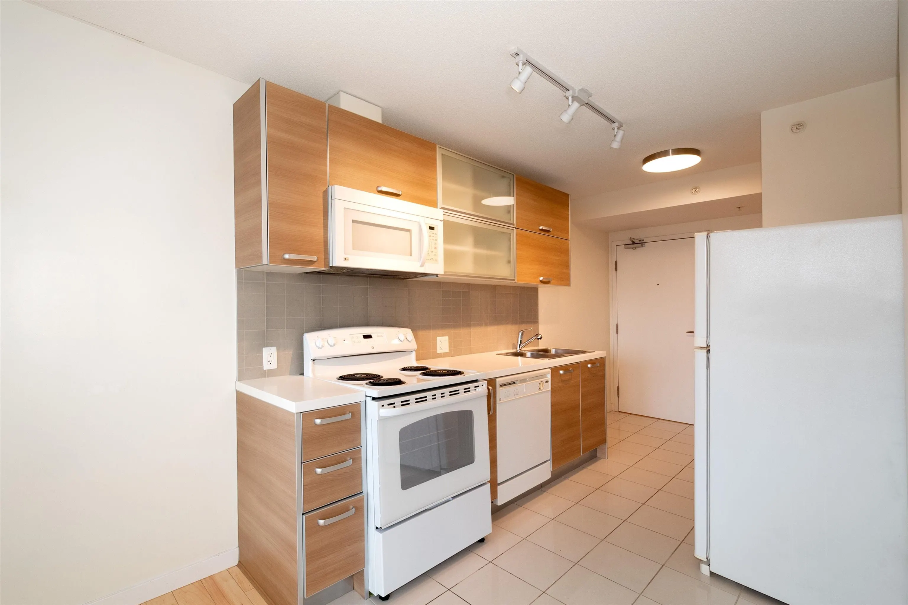 1606 13688 100 Avenue