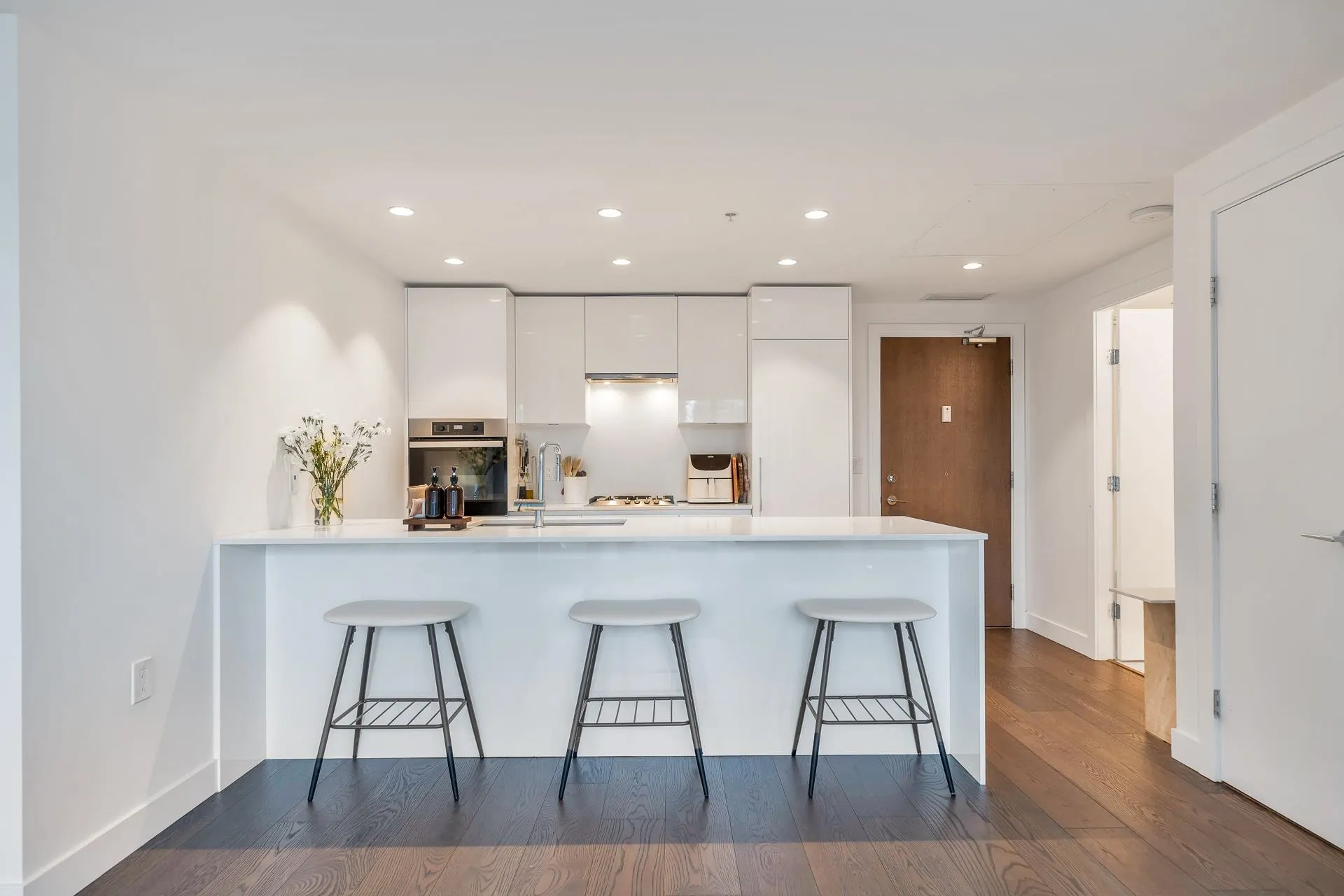 607 5766 Gilbert Road