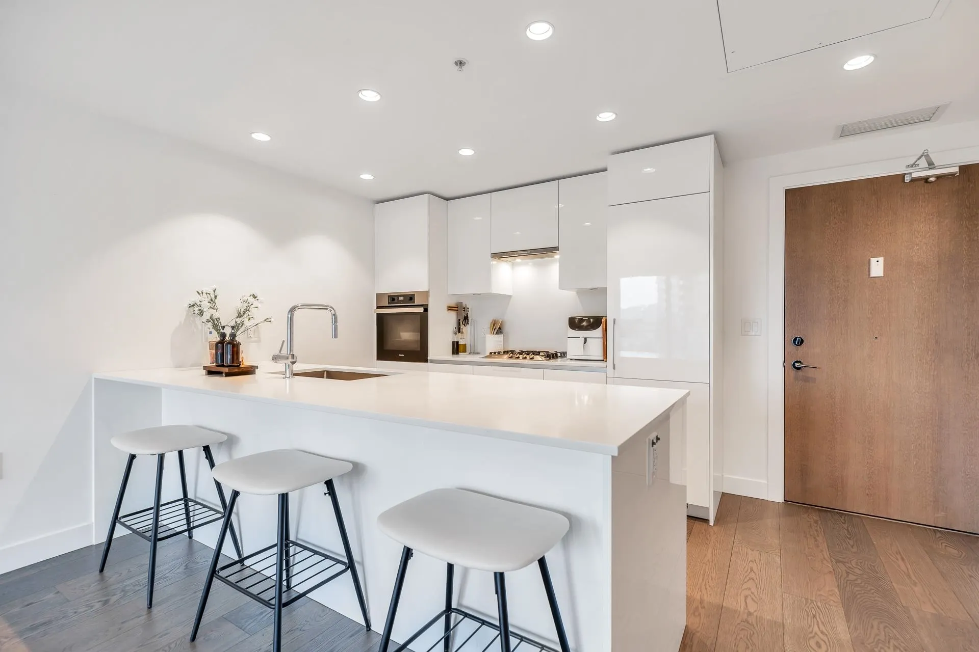 607 5766 Gilbert Road