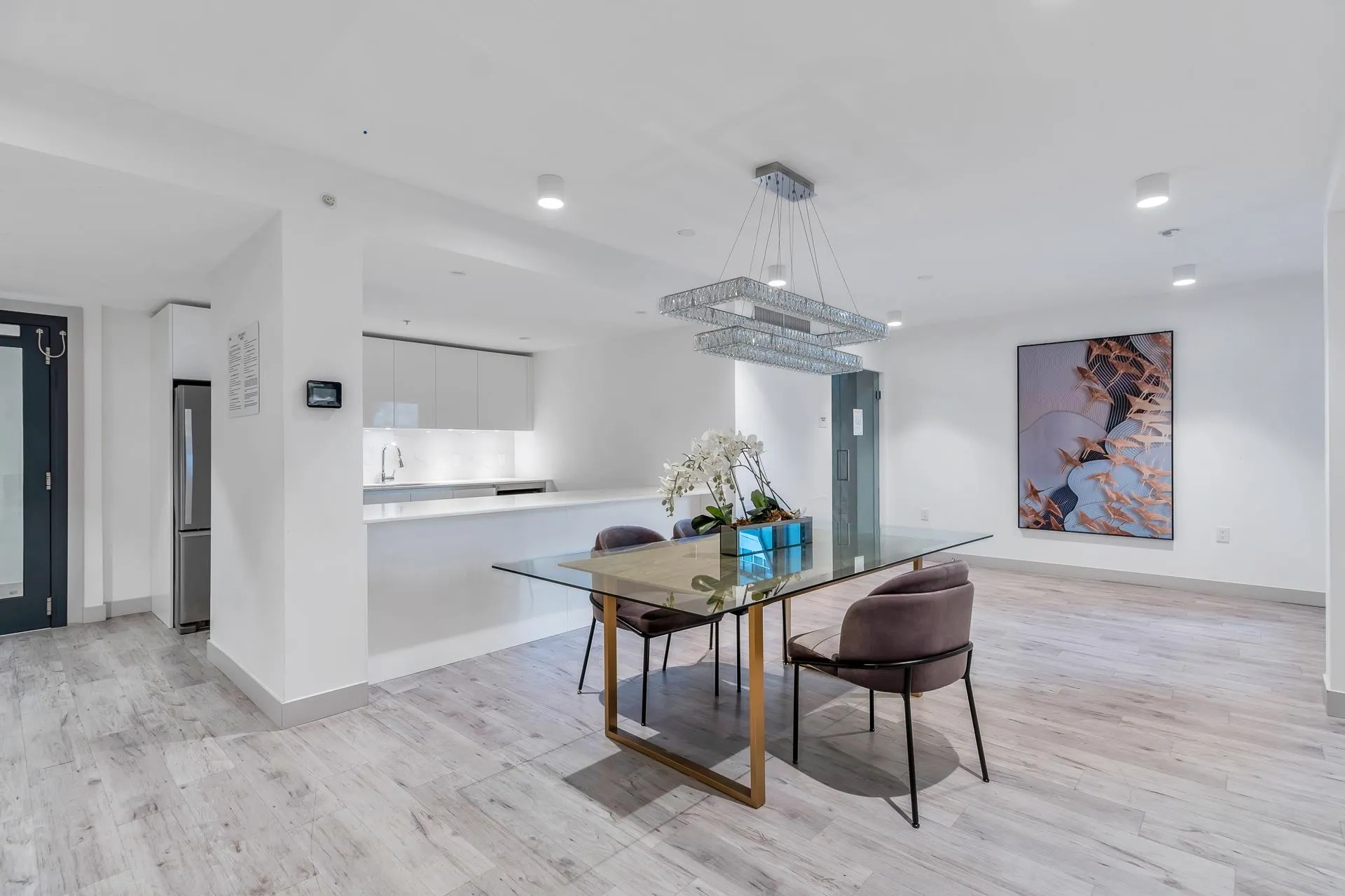 607 5766 Gilbert Road