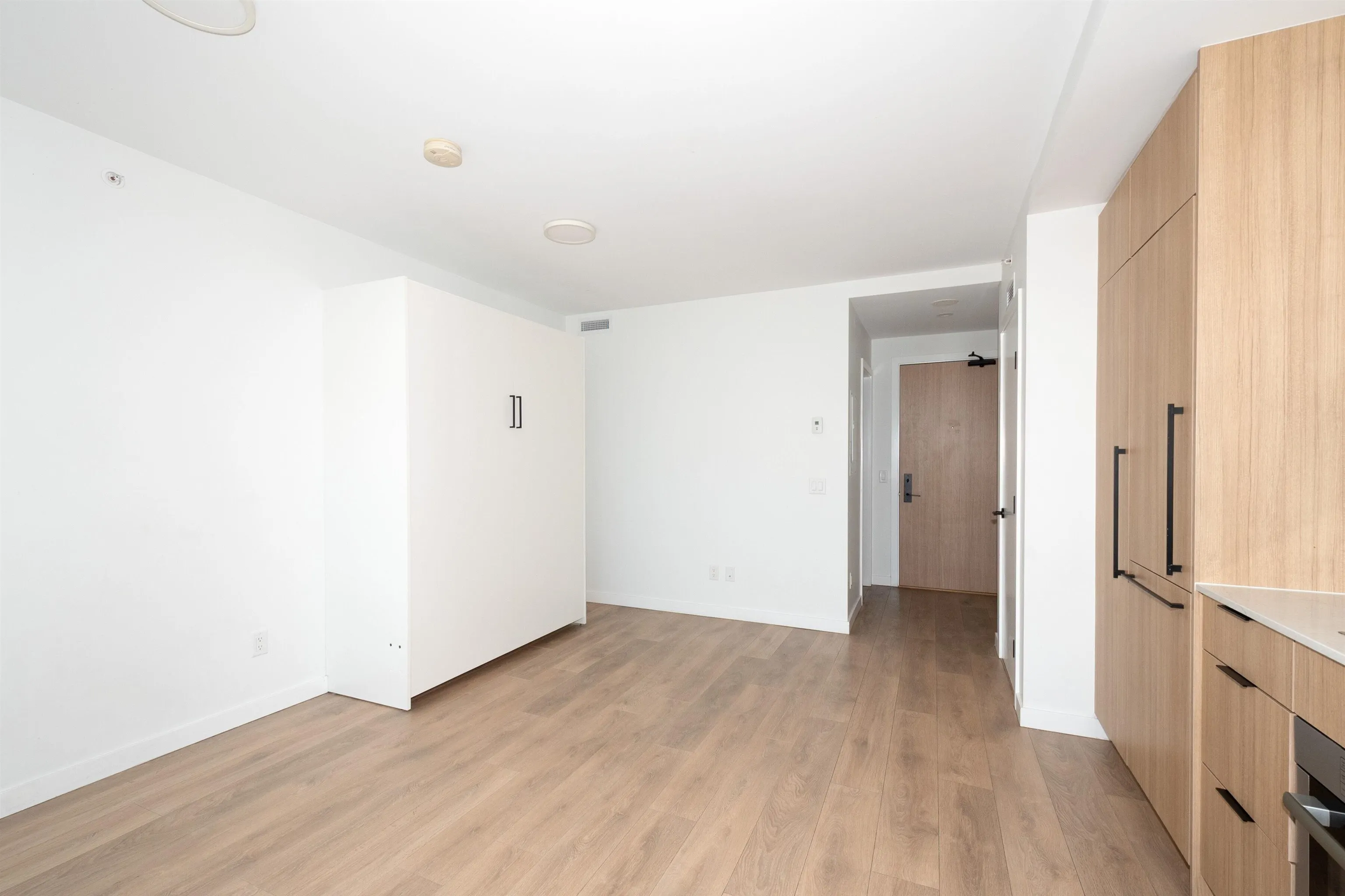 2509 13685 102 Avenue
