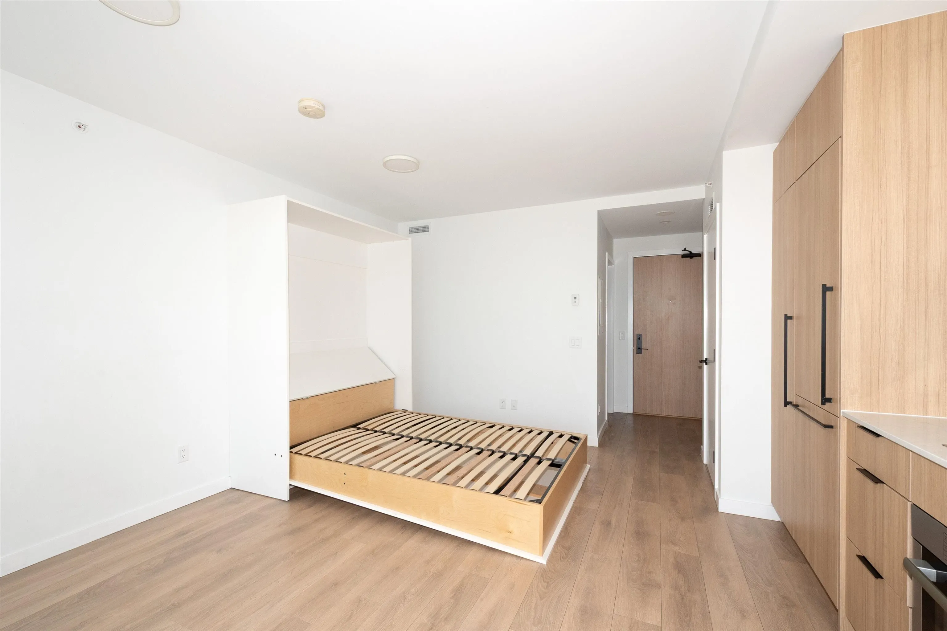 2509 13685 102 Avenue