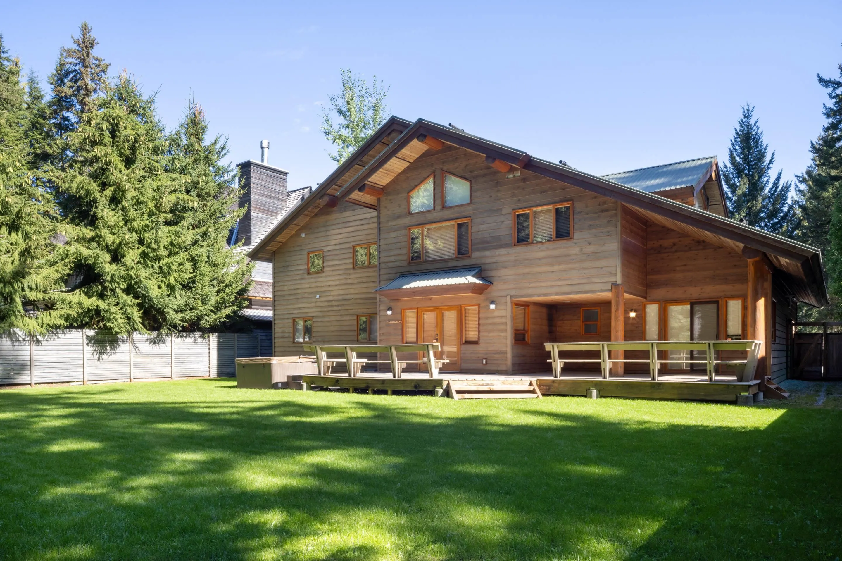 6487 Balsam Way
